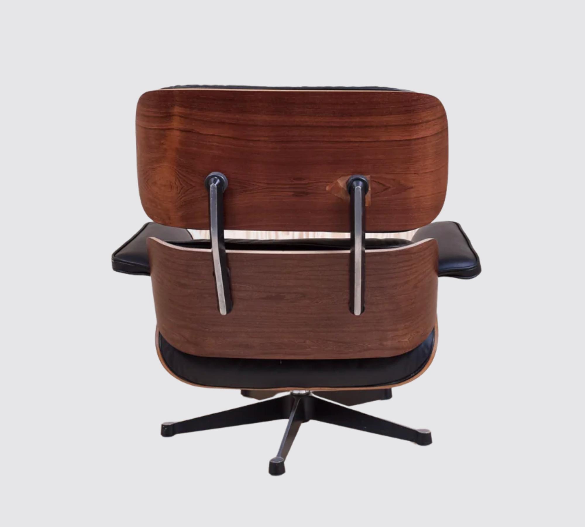 Eames Lounge Chair mit Ottoman Schwarz
