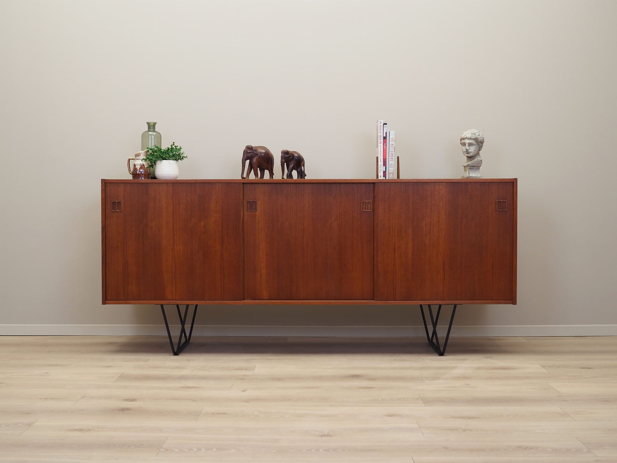 Vintage Sideboard Teakholz Braun 1970er Jahre