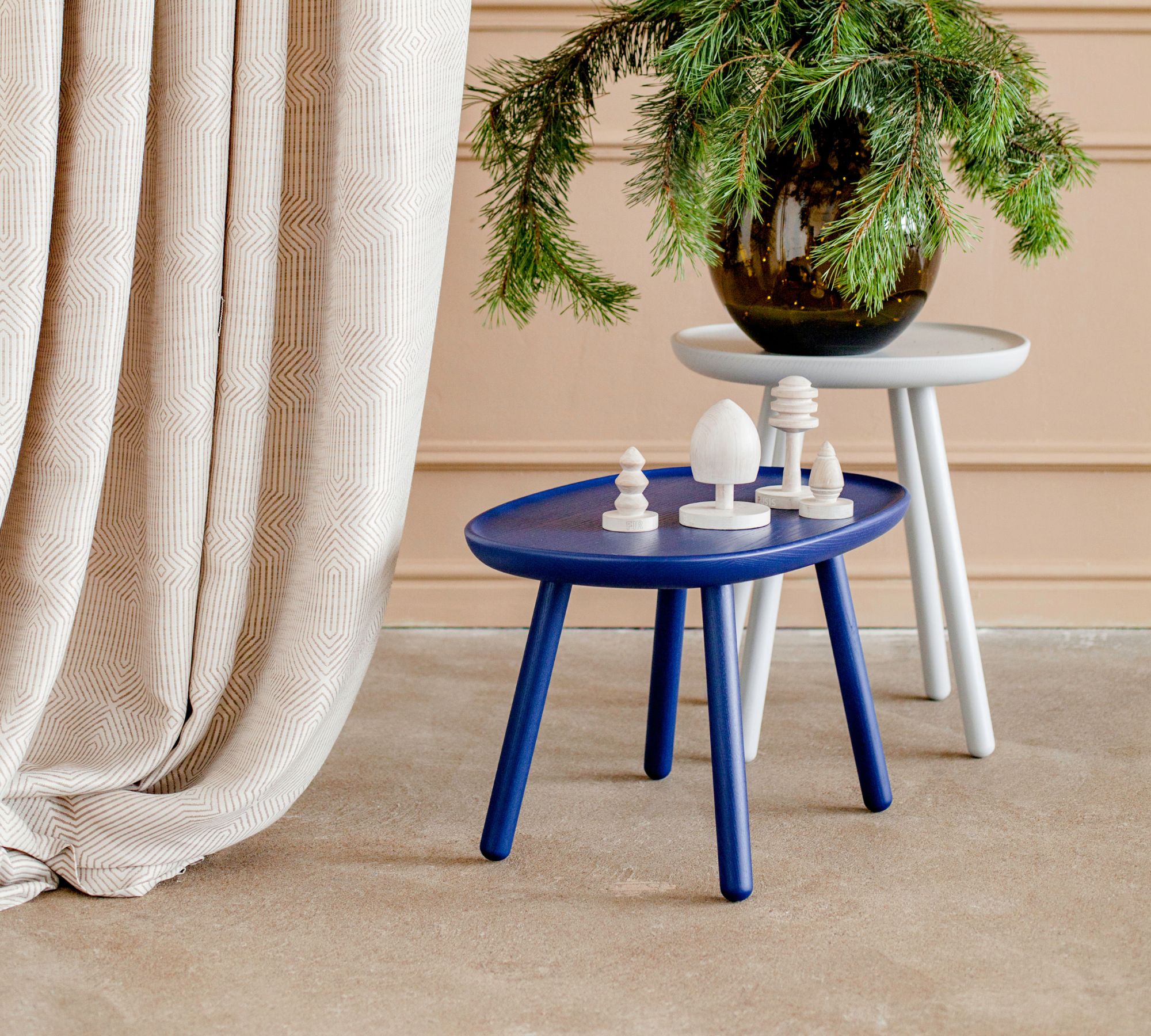 Naïve Side table Ash Blue