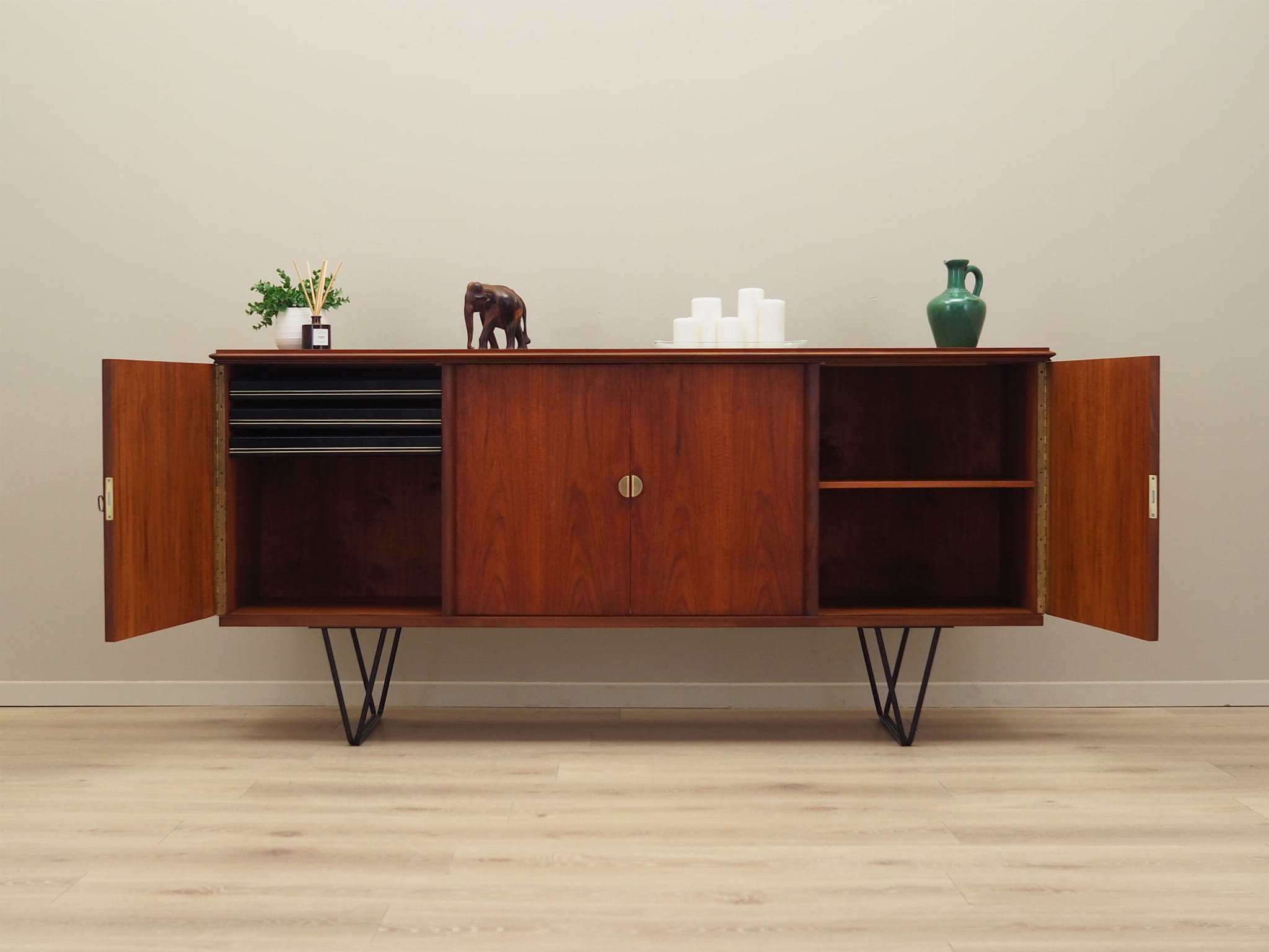 Vintage Sideboard Teakholz Braun 1970er Jahre