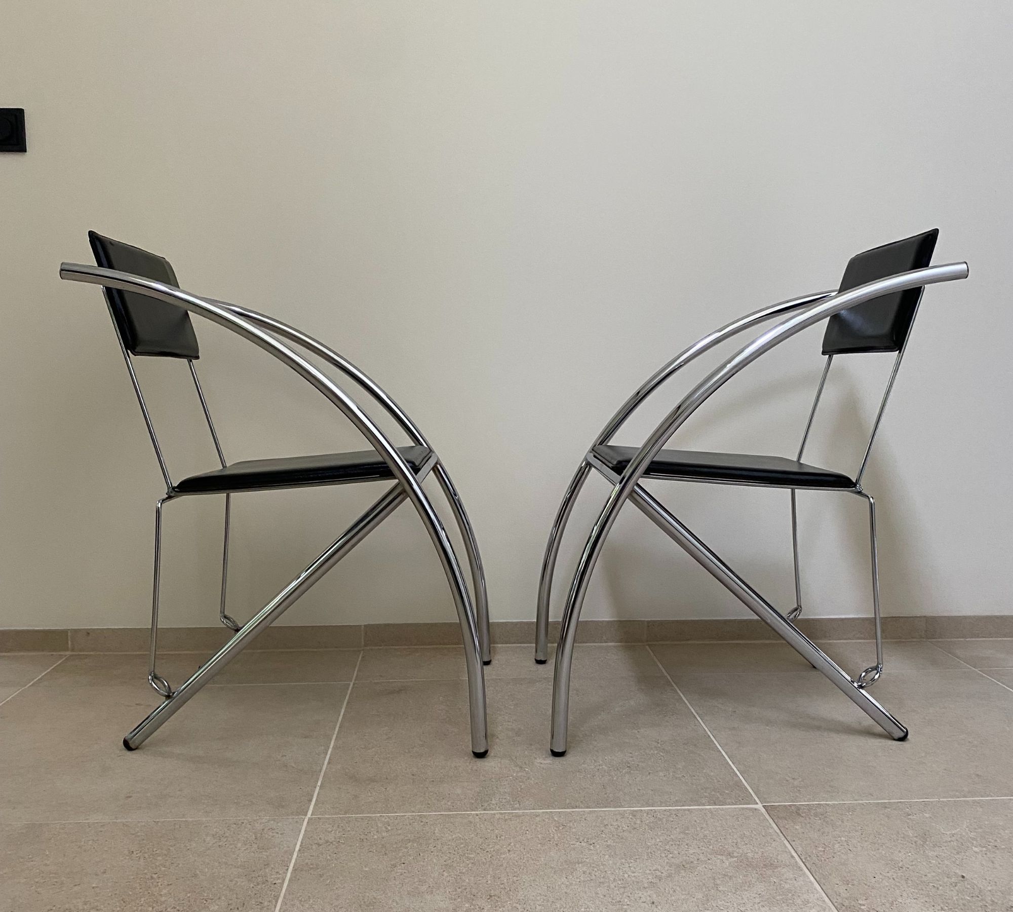 2x 90‘s Stuhl Stahl Leder Schwarz
