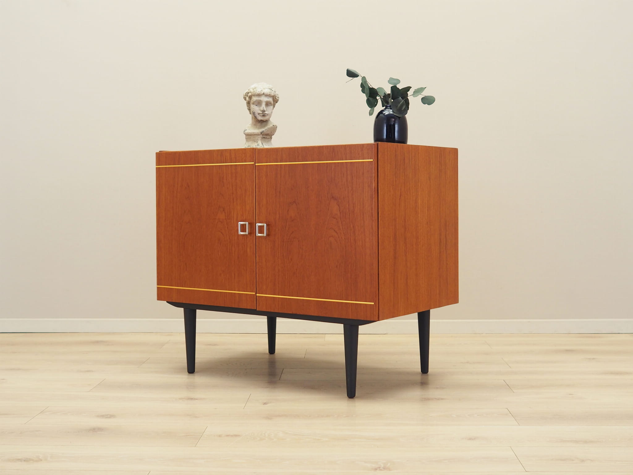 Schrank Teakholz 1970er Jahre