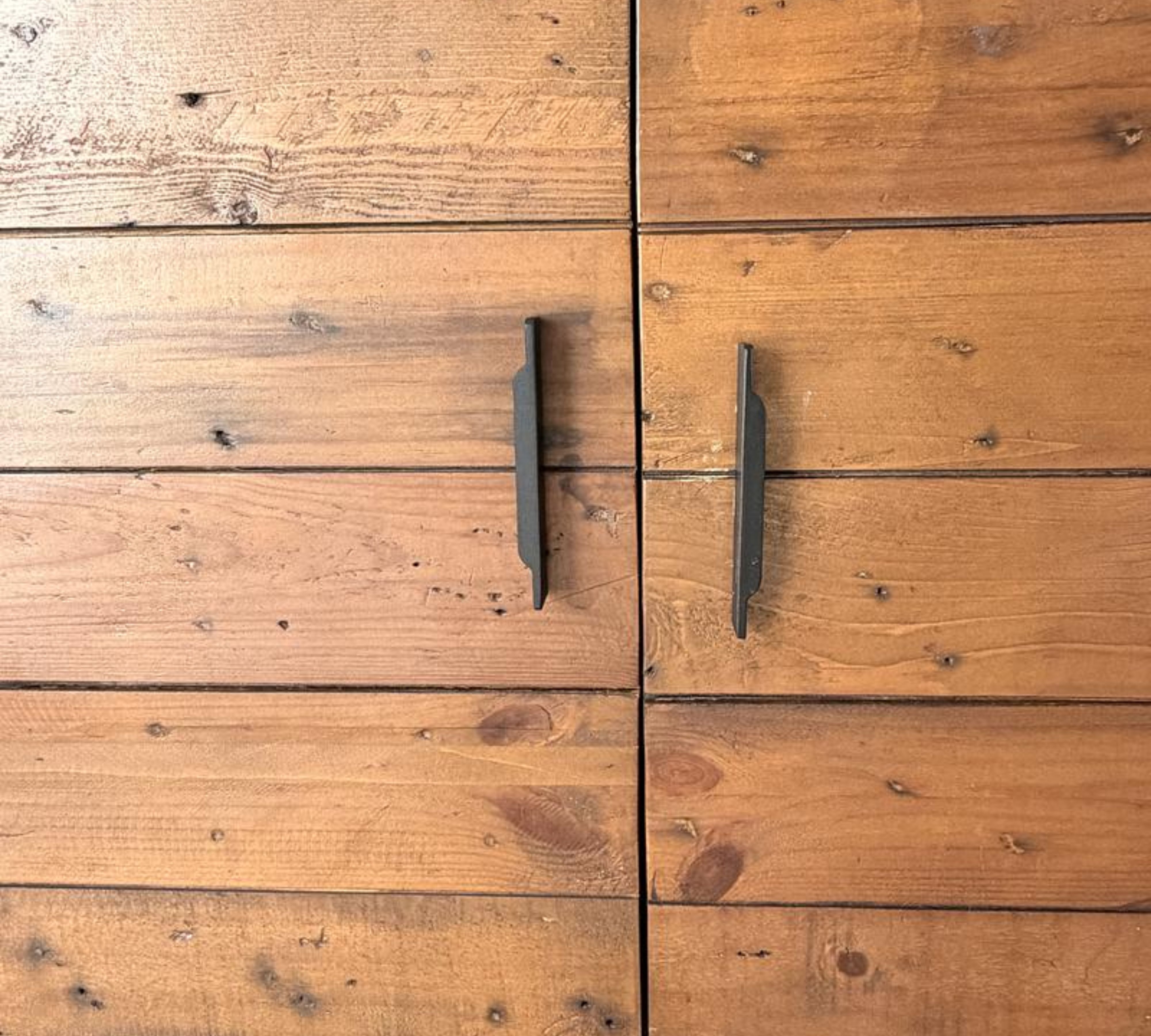 Grasby Sideboard Pinie Massivholz Braun Schwarz