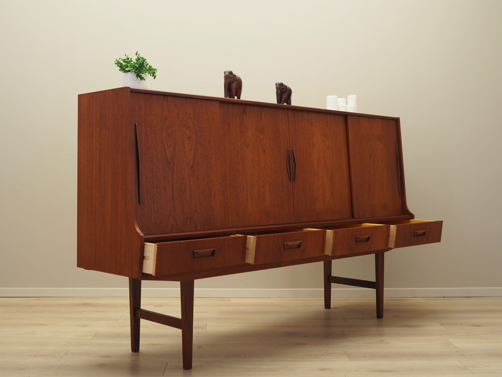 Highboard Teakholz Braun 1960er Jahre