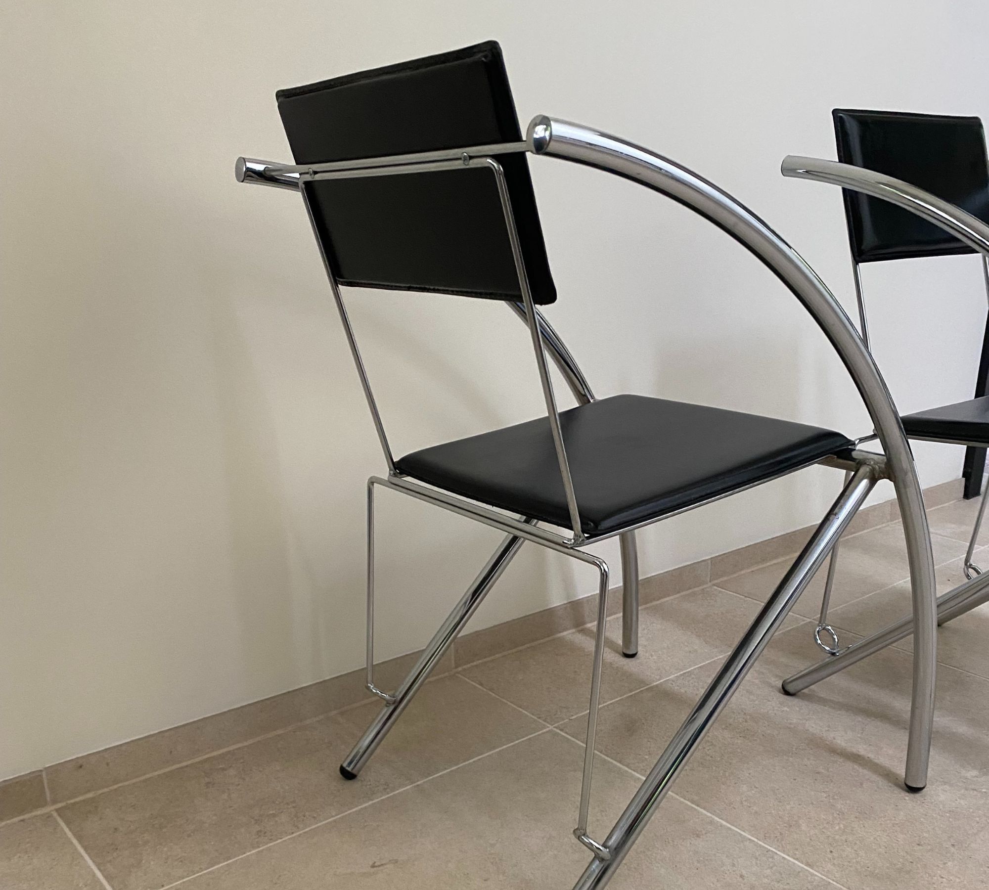 2x 90‘s Stuhl Stahl Leder Schwarz