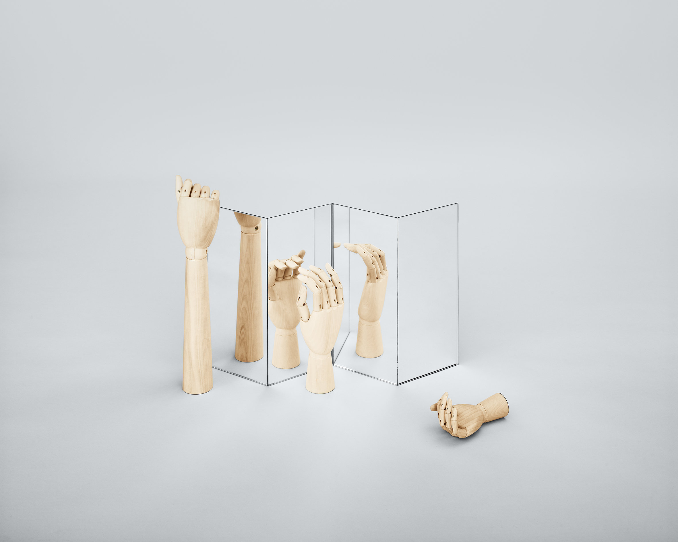 Wooden Hand Beige