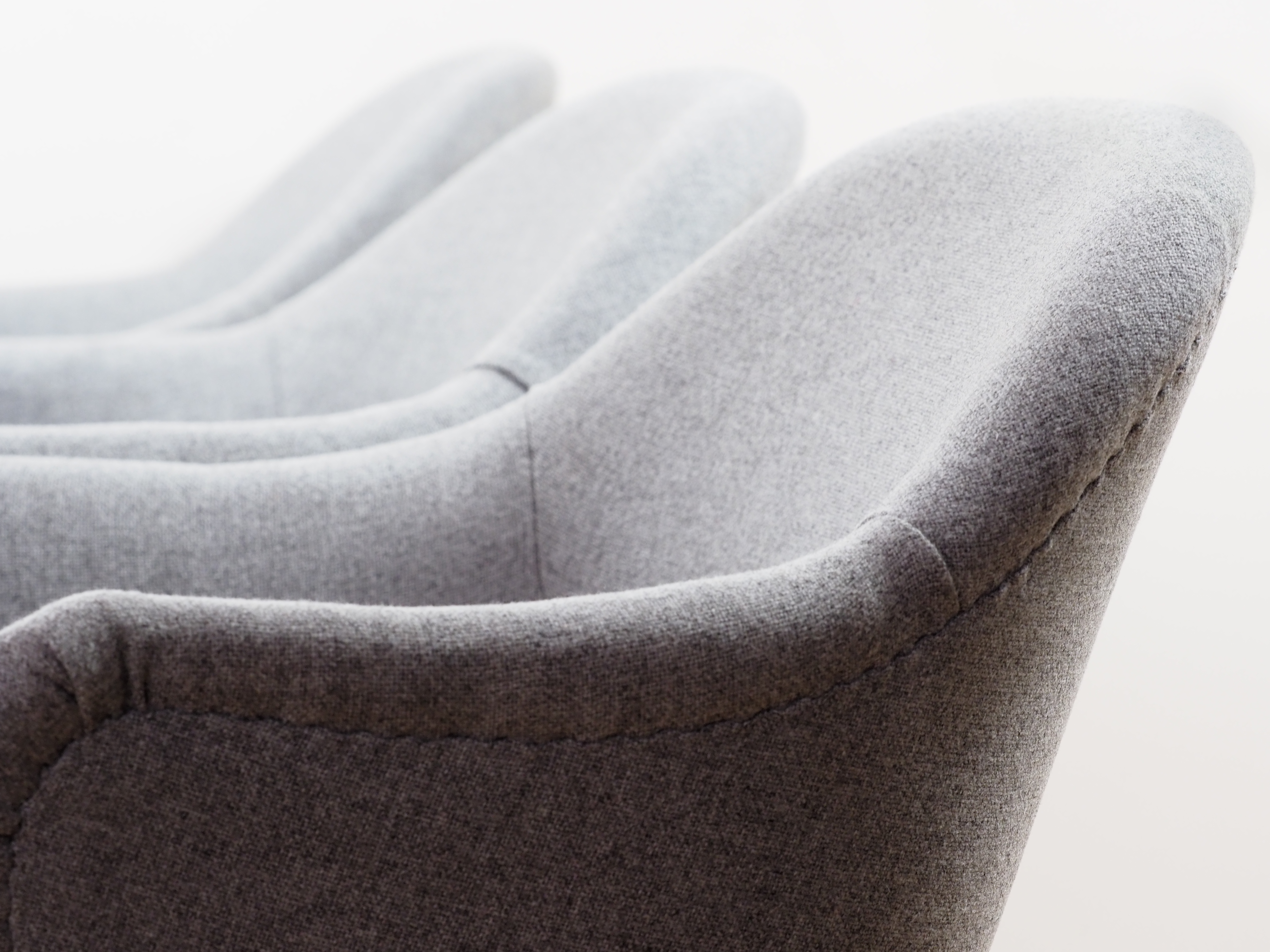 Saarinen Conference Armchair Textile Metal Grey