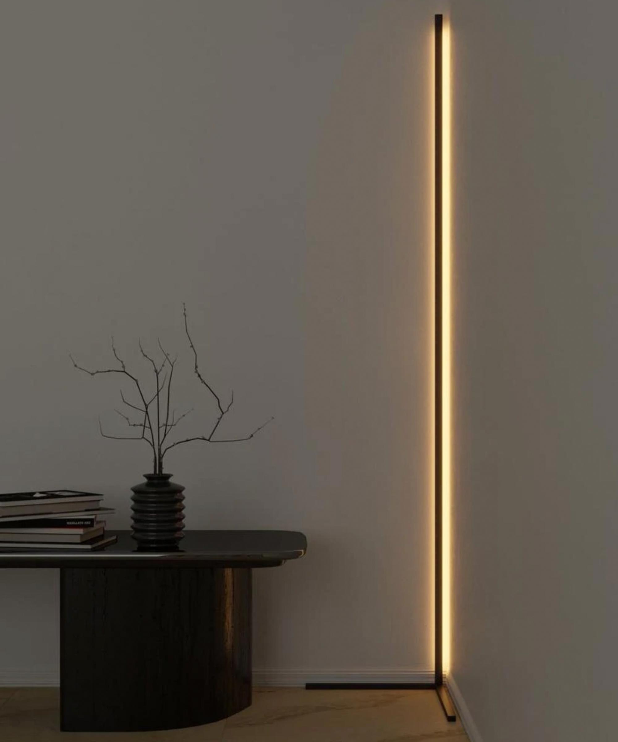 Minimalistische LED Stehlampe HELIOS Schwarz