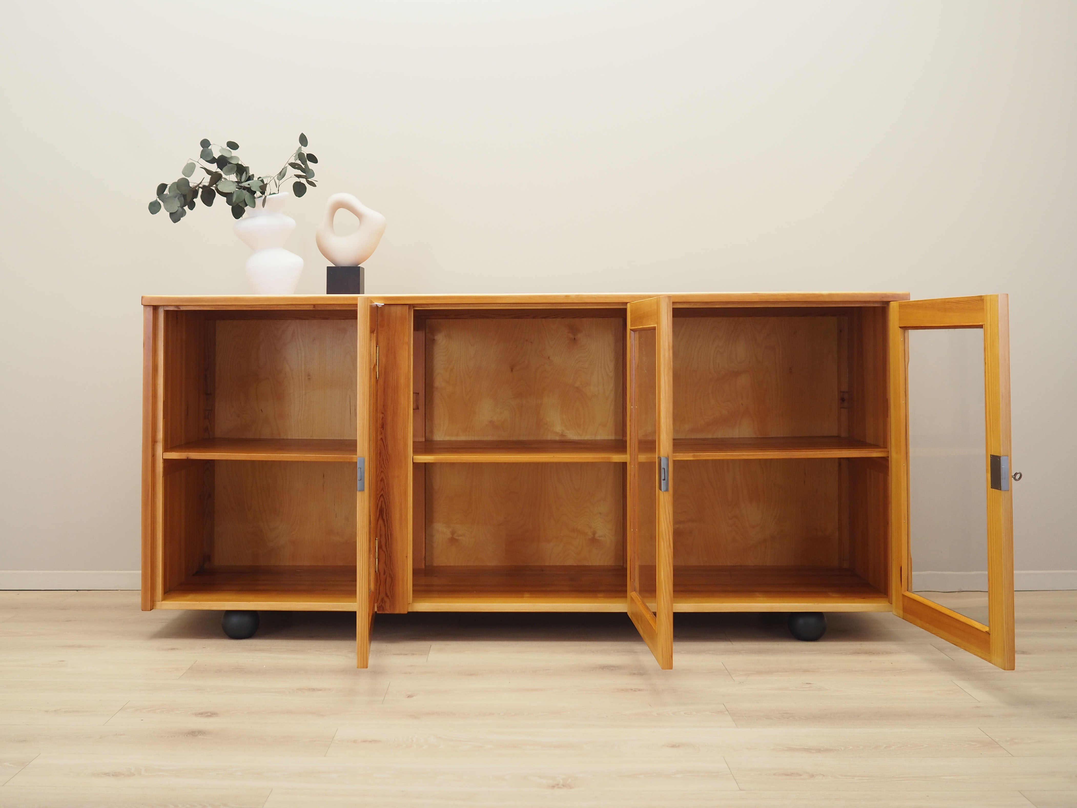 Display cabinet pine wood 1980s