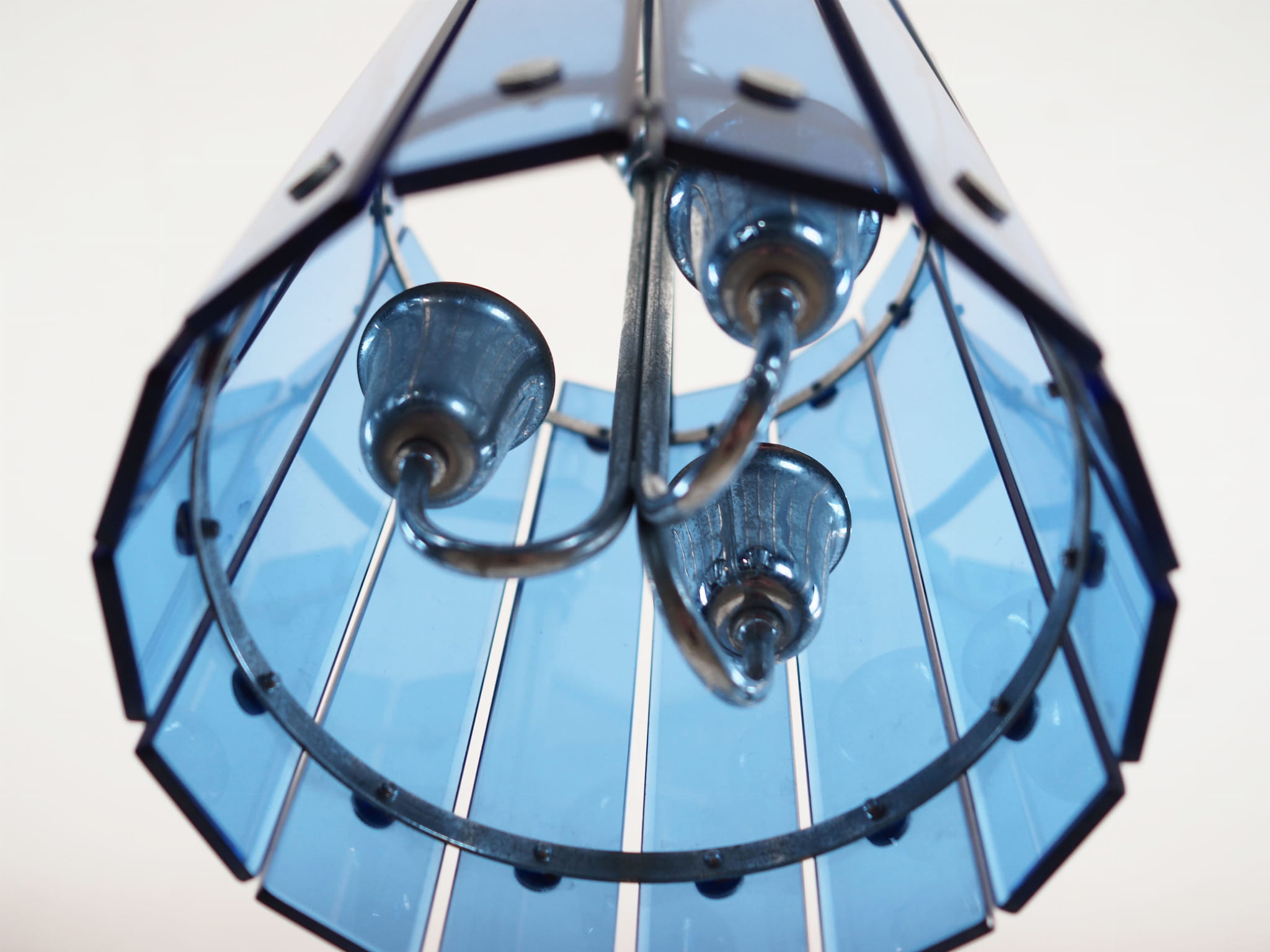 Lampada a sospensione in vetro blu anni '70