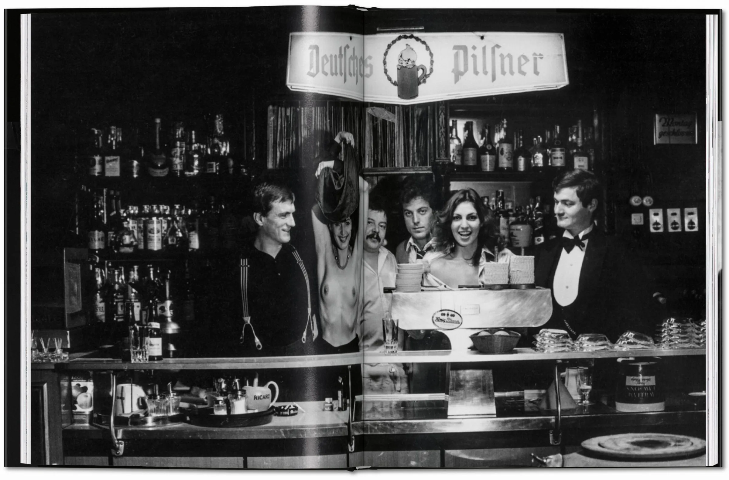 Helmut Newton Berlin, Berlin Mehrsprachig