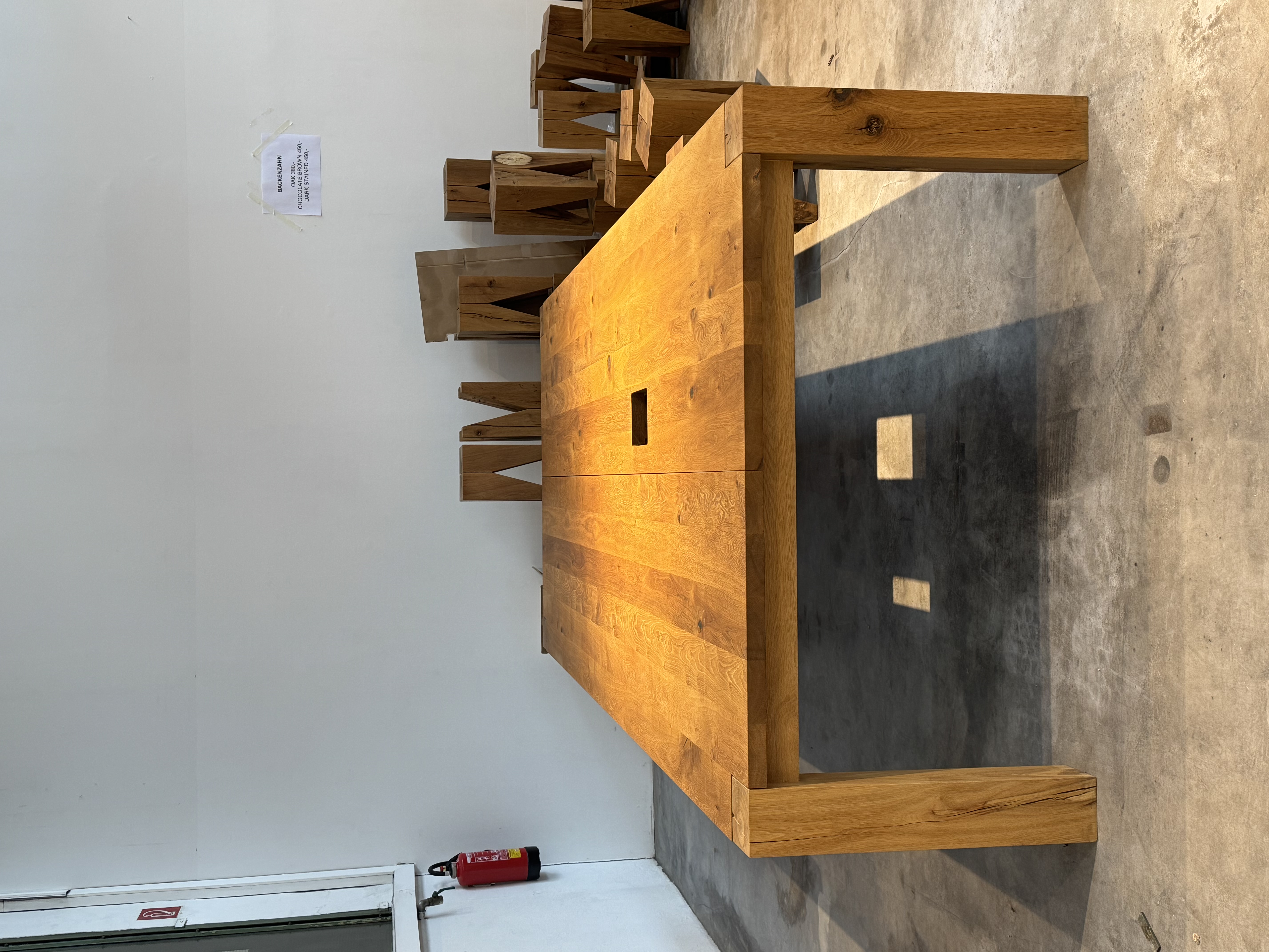 Bigfoot Tisch Holz Braun