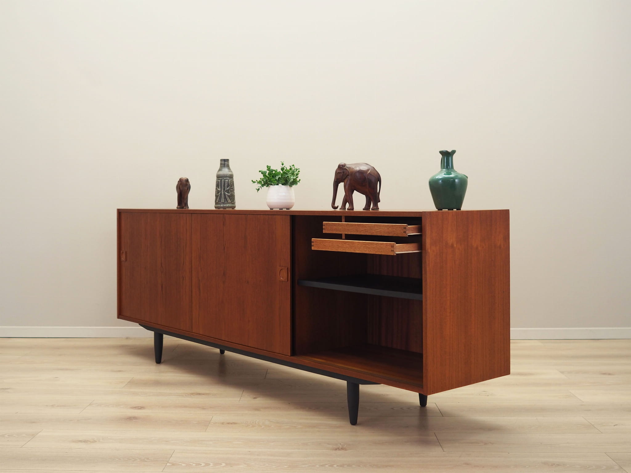 Vintage Sideboard Teakholz Braun 1970er Jahre