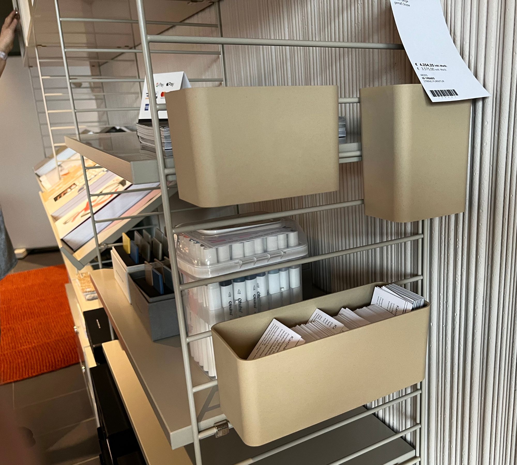 String Shelf System Steel Beige