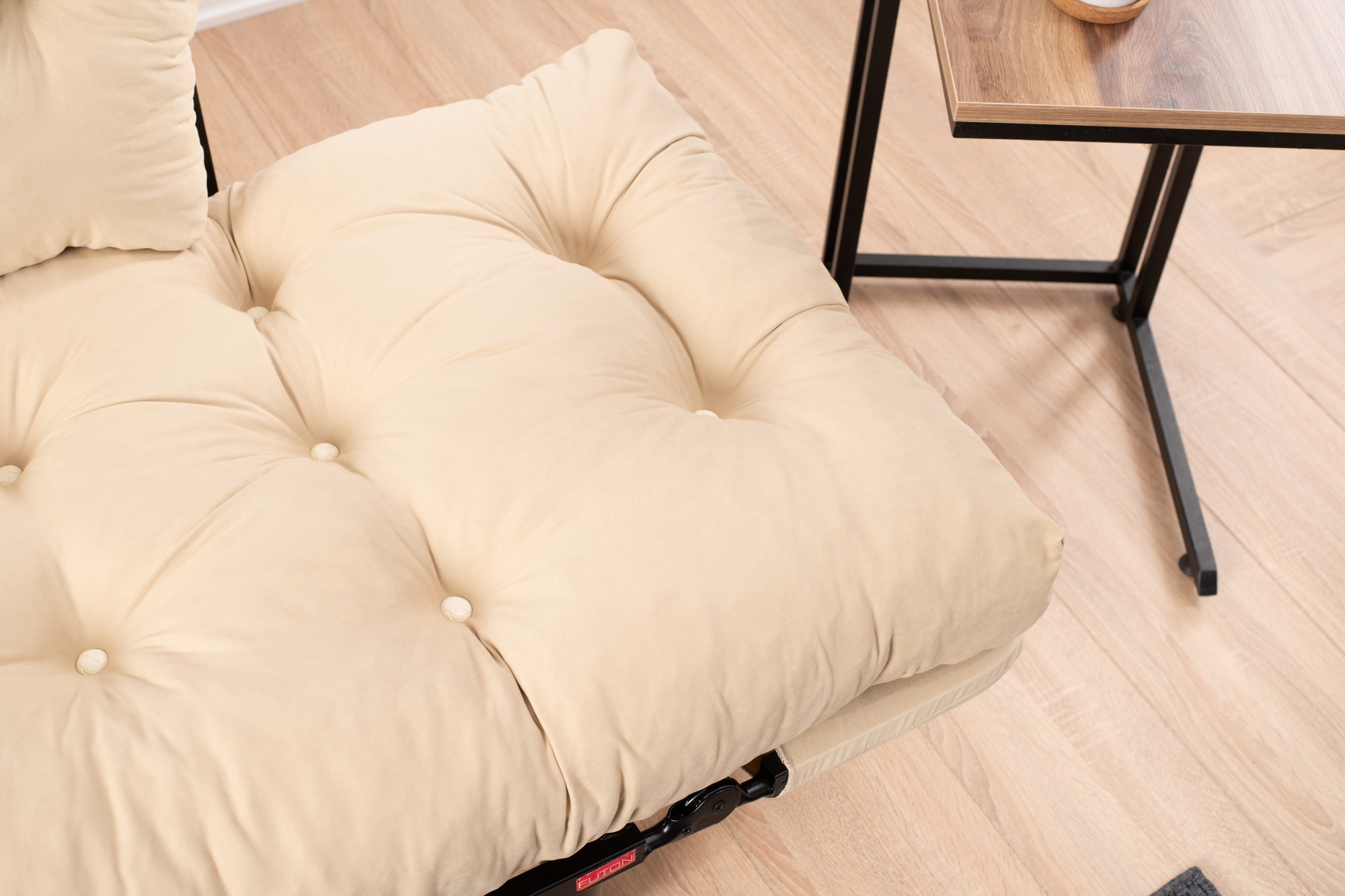 Nitta Schlafsofa 2-Sitzer Creme