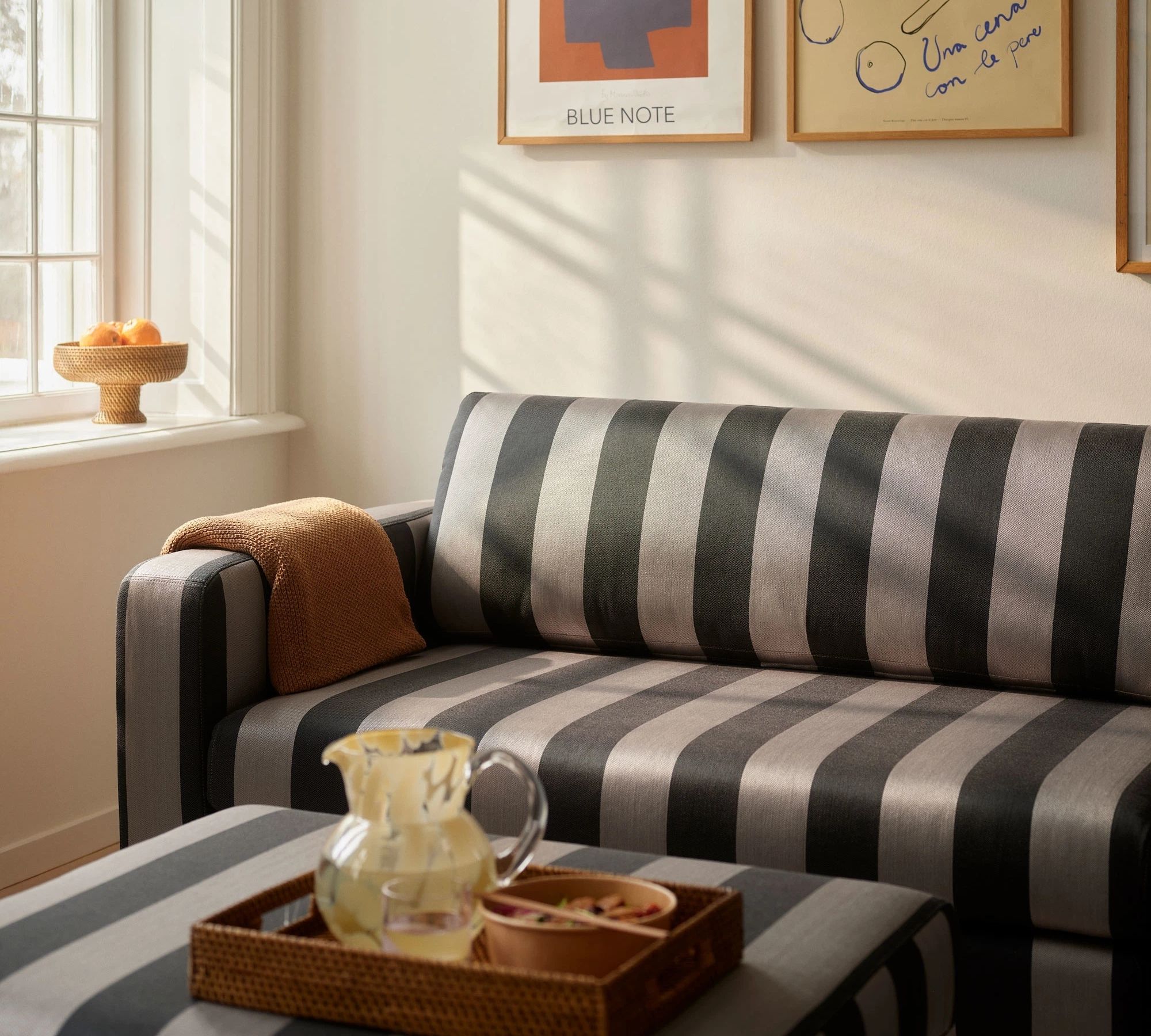 Dylan Pouf Line Latte Black