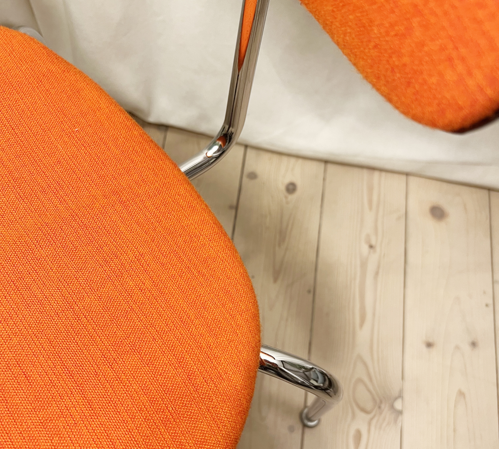 Wilde&Spieth Eiermann SE 68 Stuhl Textil Stahl Orange