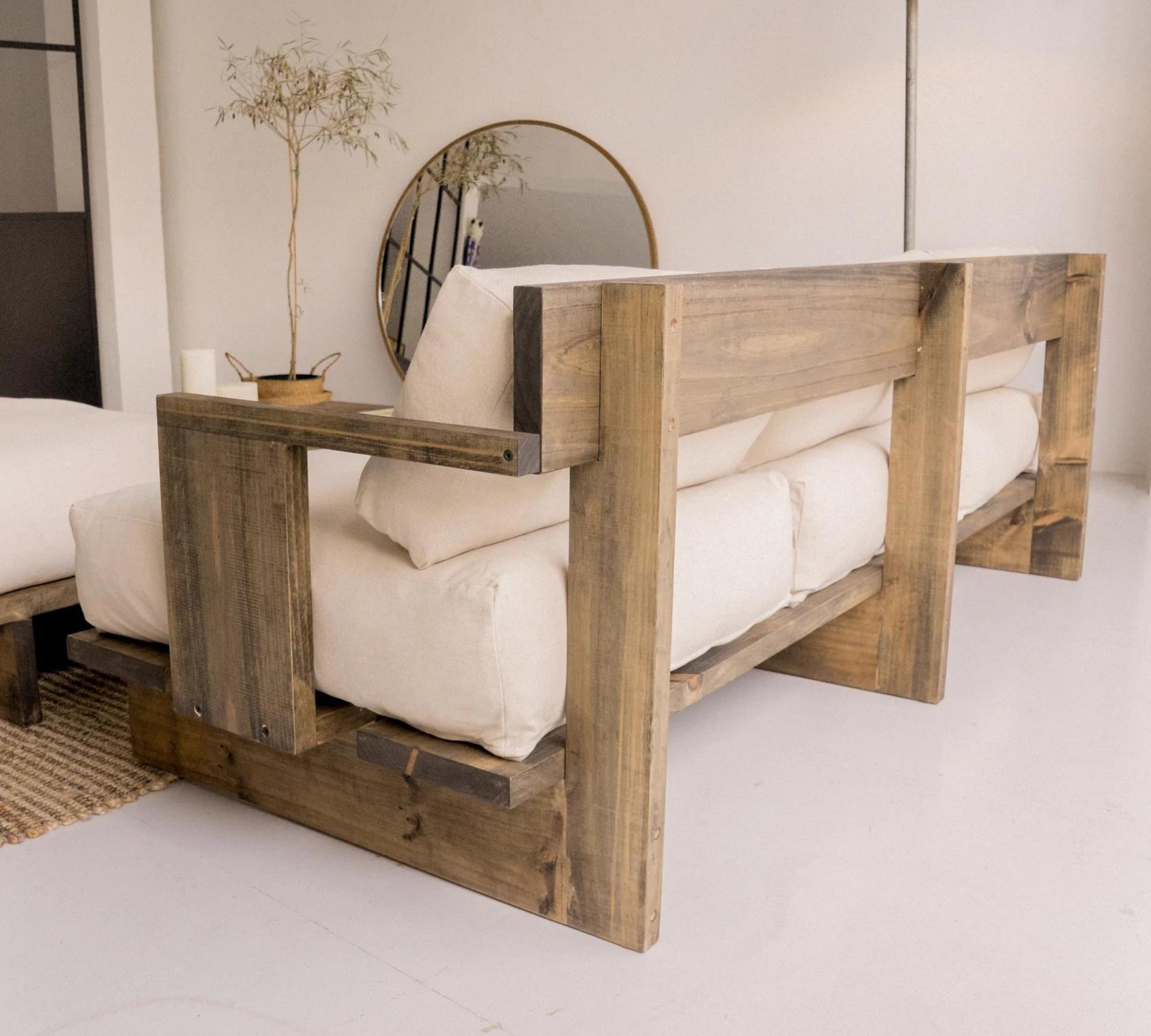 3-sitzer Sofa aus nachhaltigem Pinien-Massivholz