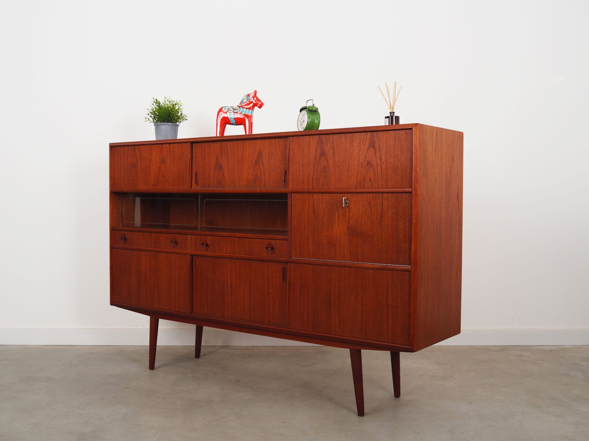 Vintage Highboard Teakholz Braun 1970er Jahre