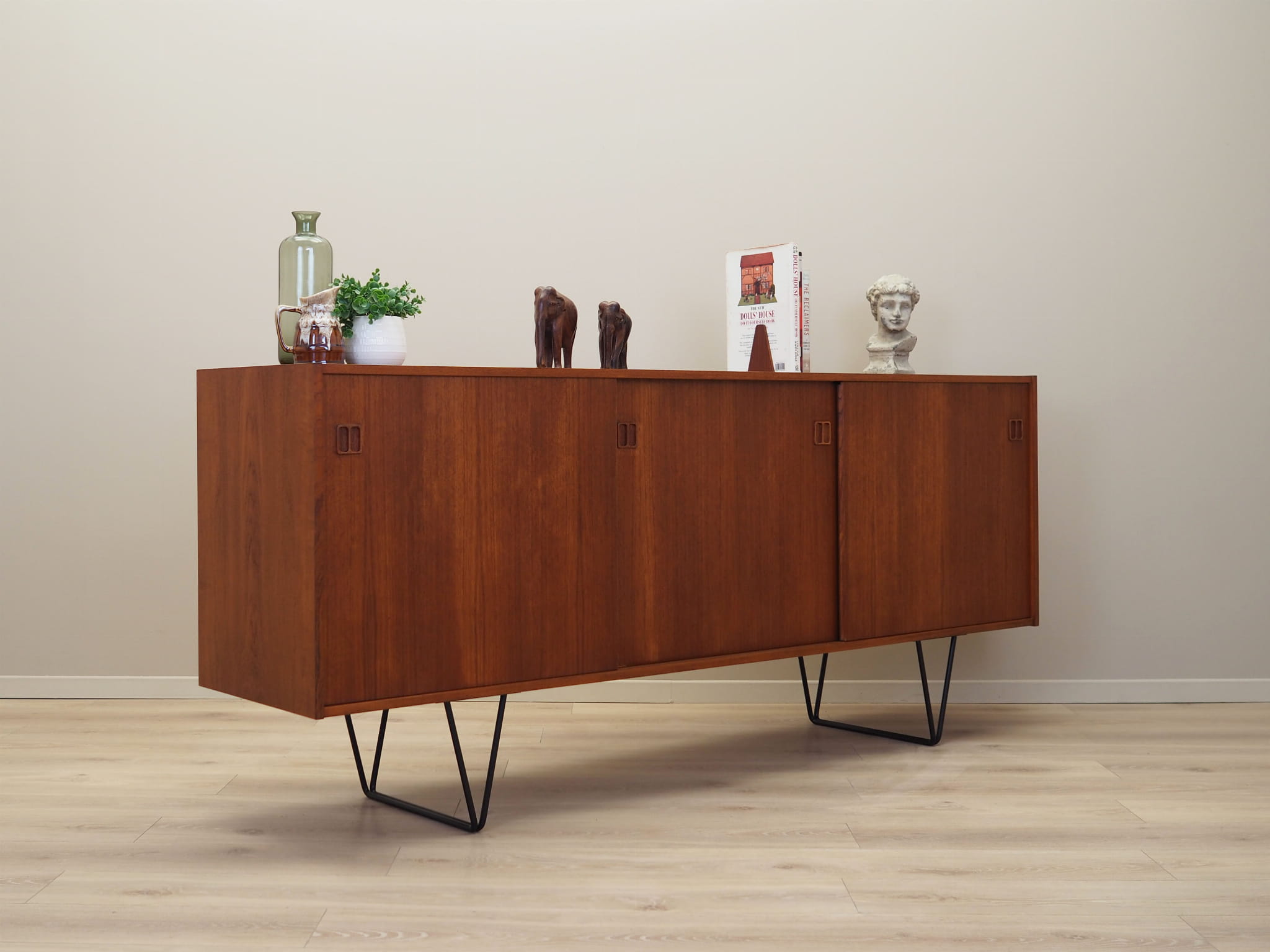 Vintage Sideboard Teakholz Braun 1970er Jahre