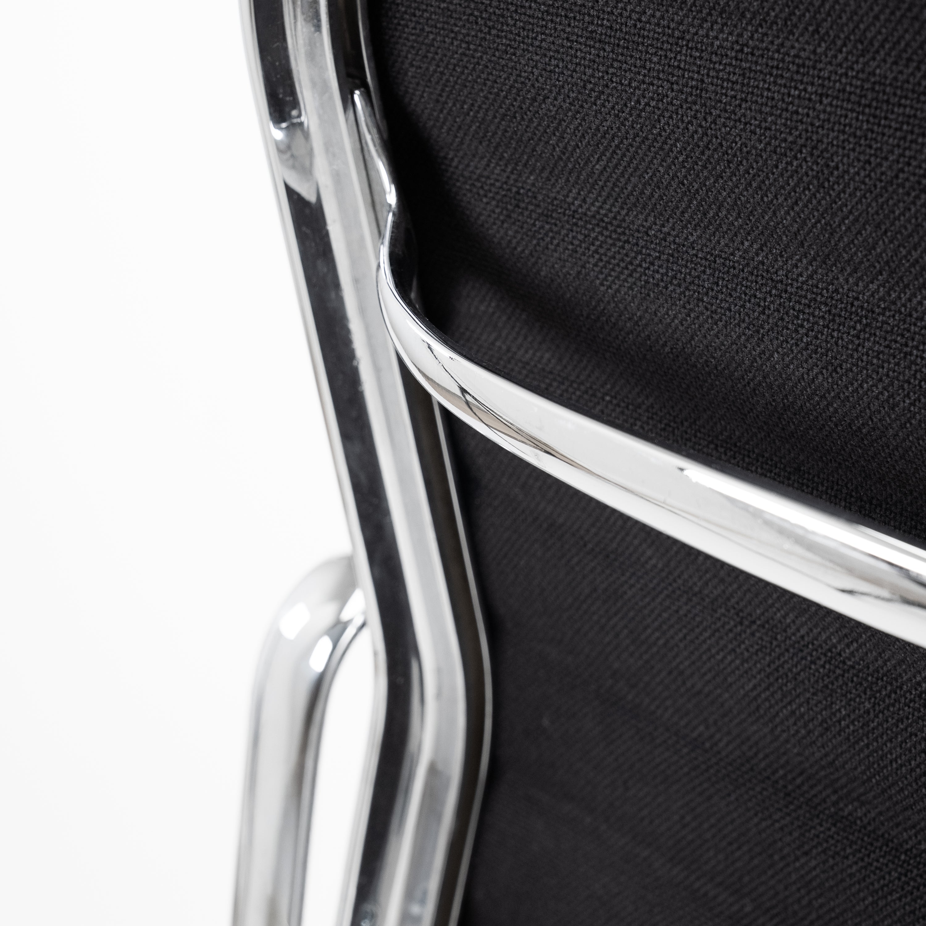 EA119 Bürostuhl Schwarz von Vitra