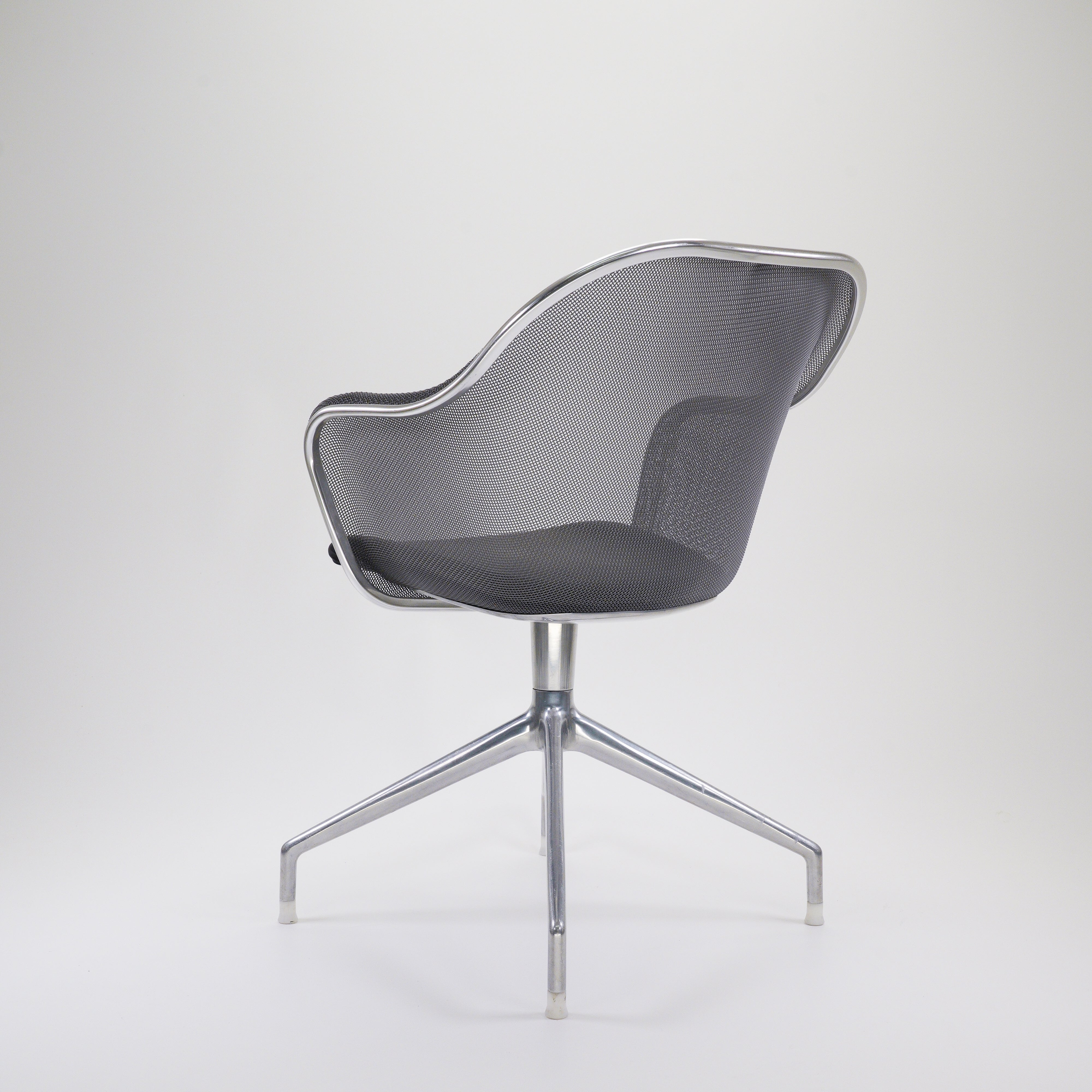 IU4 Iuta Armchair Chrome Black