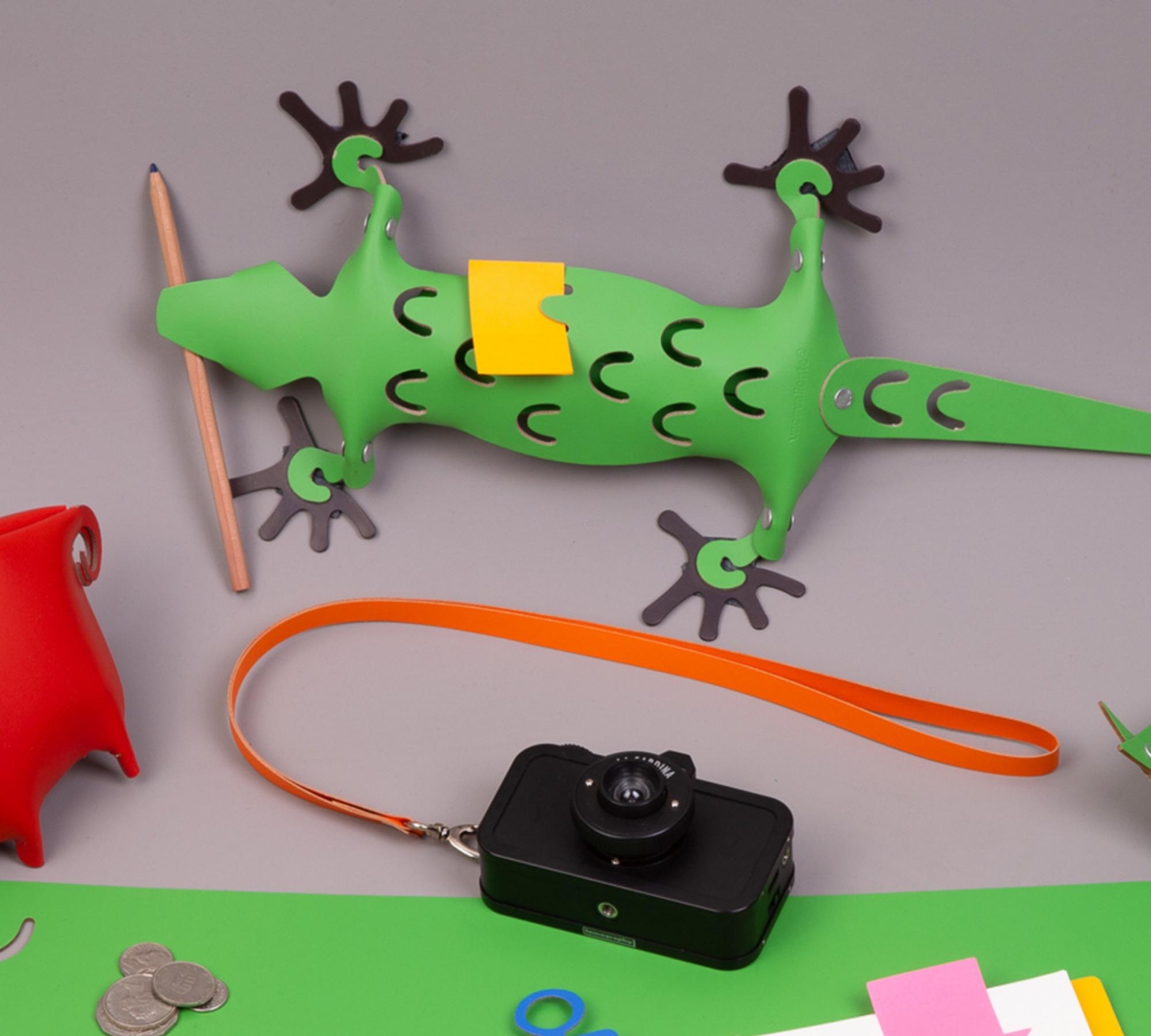 Eidechse Notizhalter Magnet aus 100% Recyceltem Leder Grün