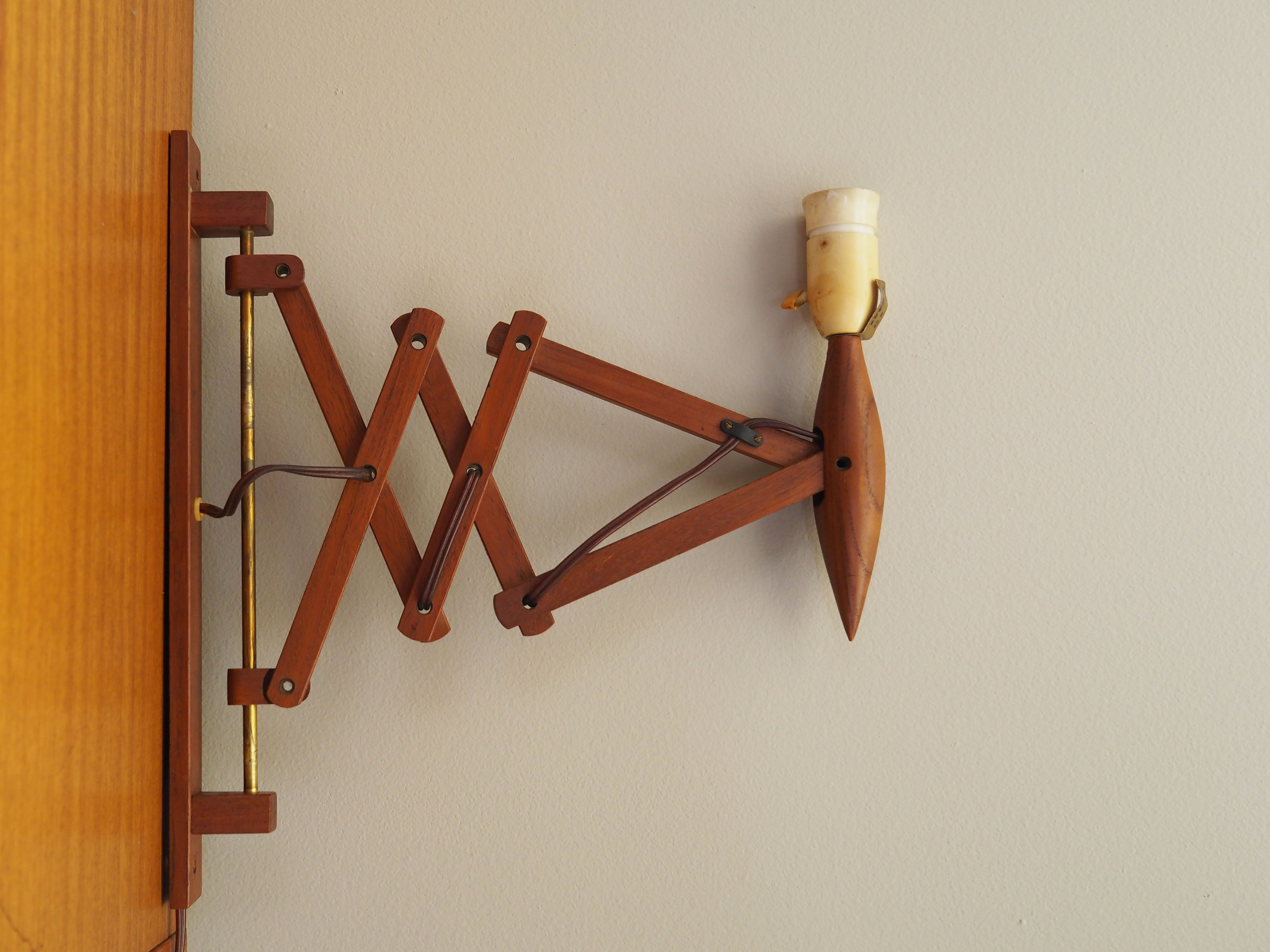 Scissor Wandleuchte Teakholz 1970er Jahre