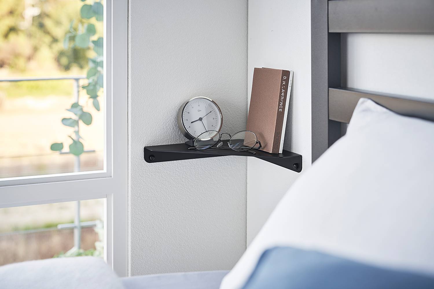 Wandregal Tower Corner Stahl Schwarz