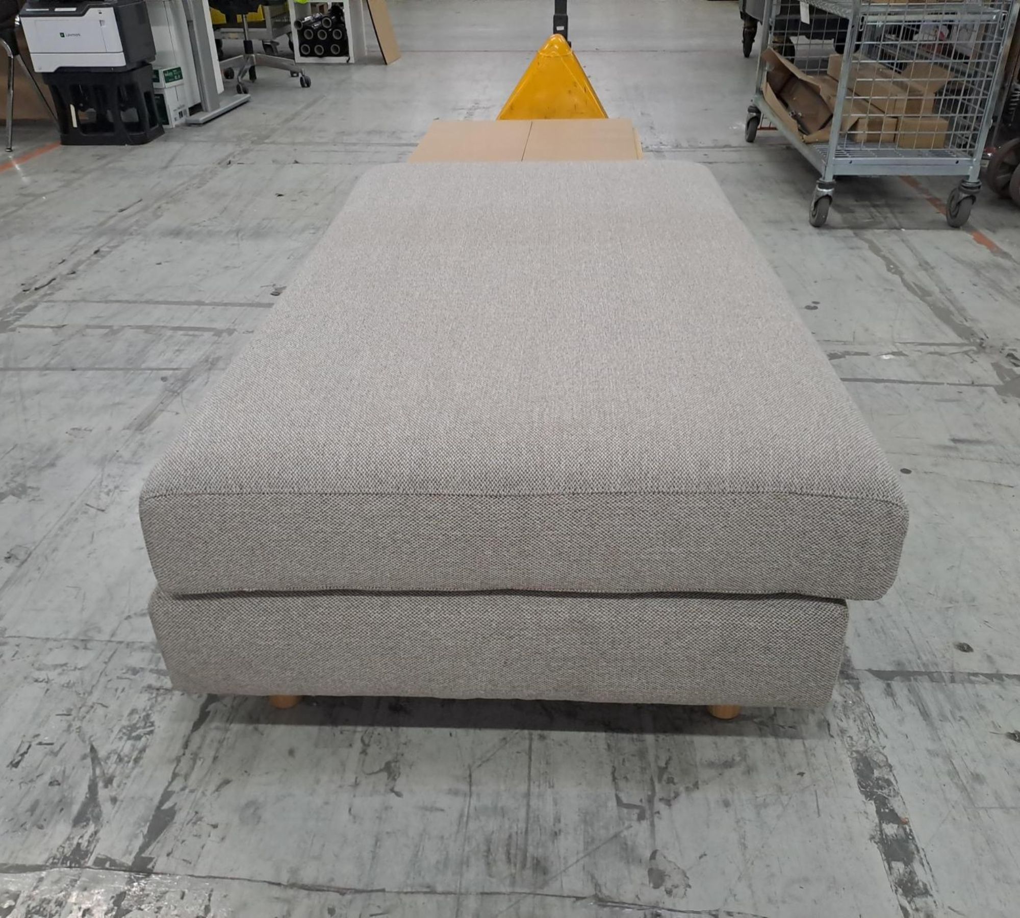 Douglas Hocker XL Agnes Brown