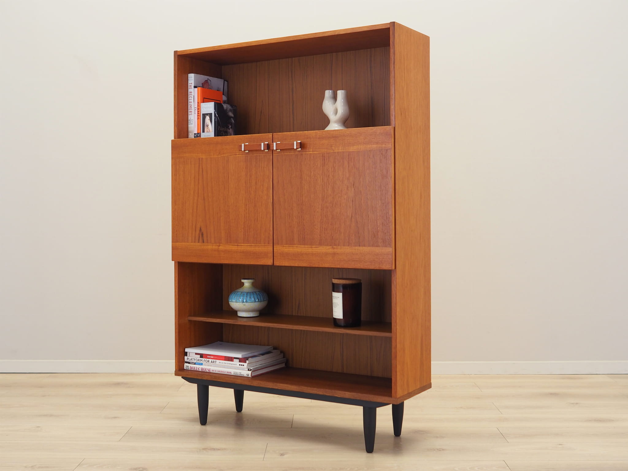 Regal Teakholz 1970er Jahre