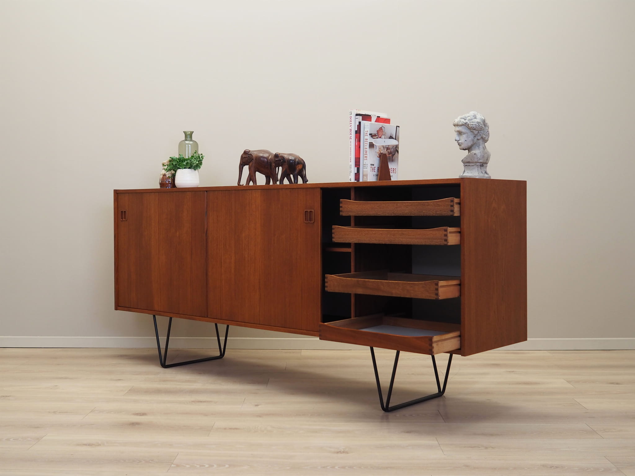 Vintage Sideboard Teakholz Braun 1970er Jahre