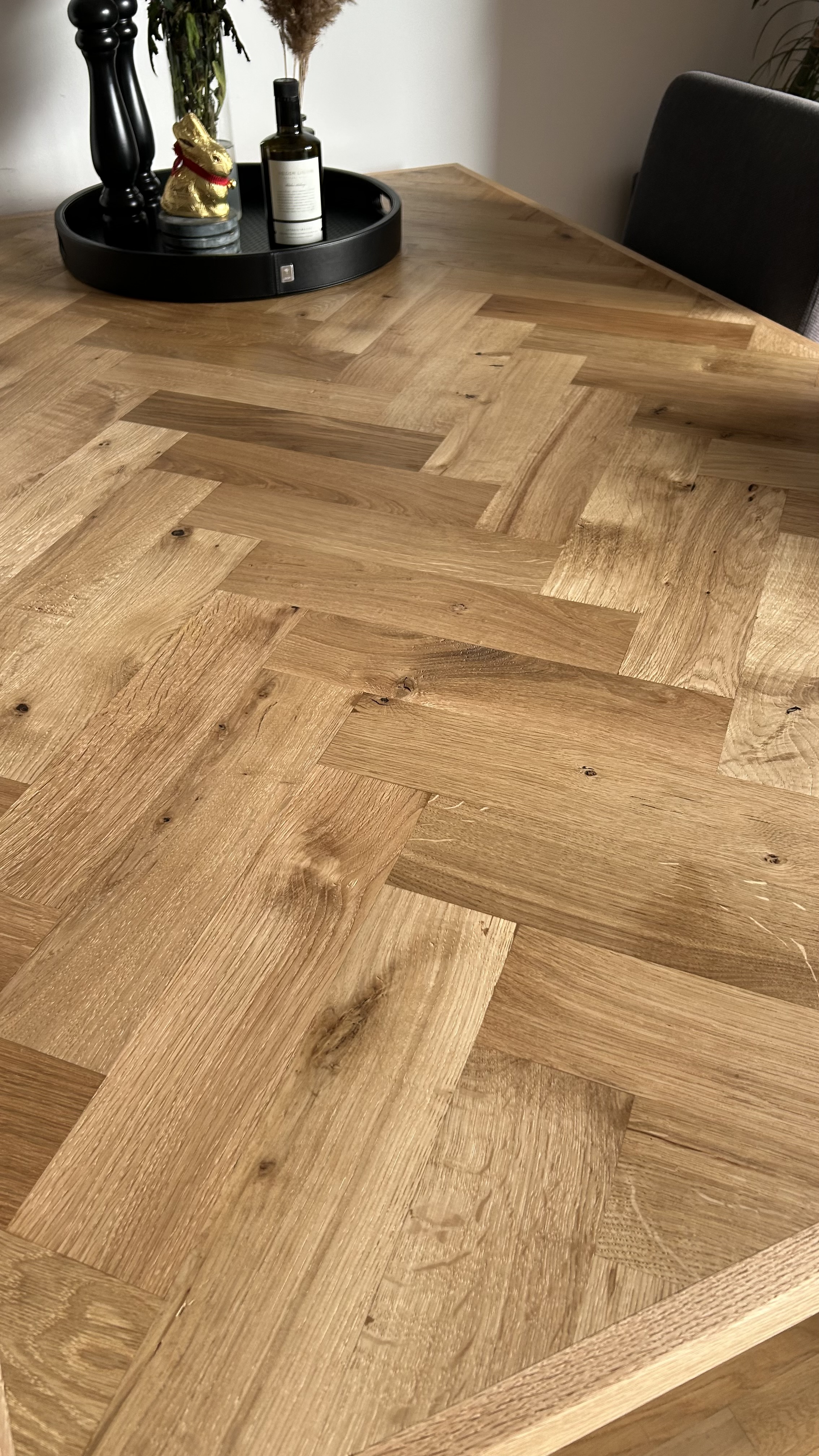 Solid oak tabletop in herringbone design