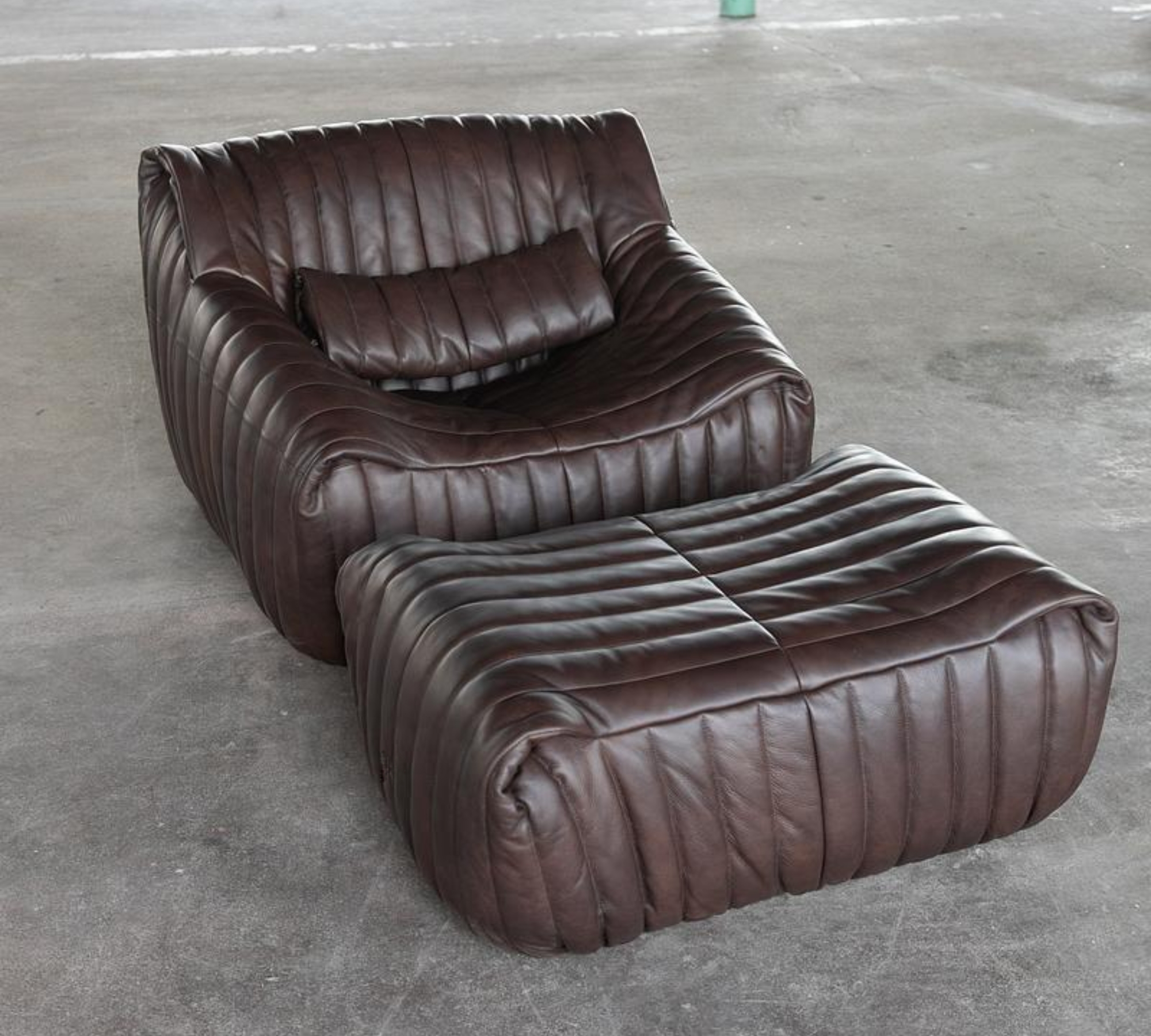 Togo Armchair Smooth Leather Folk Brown