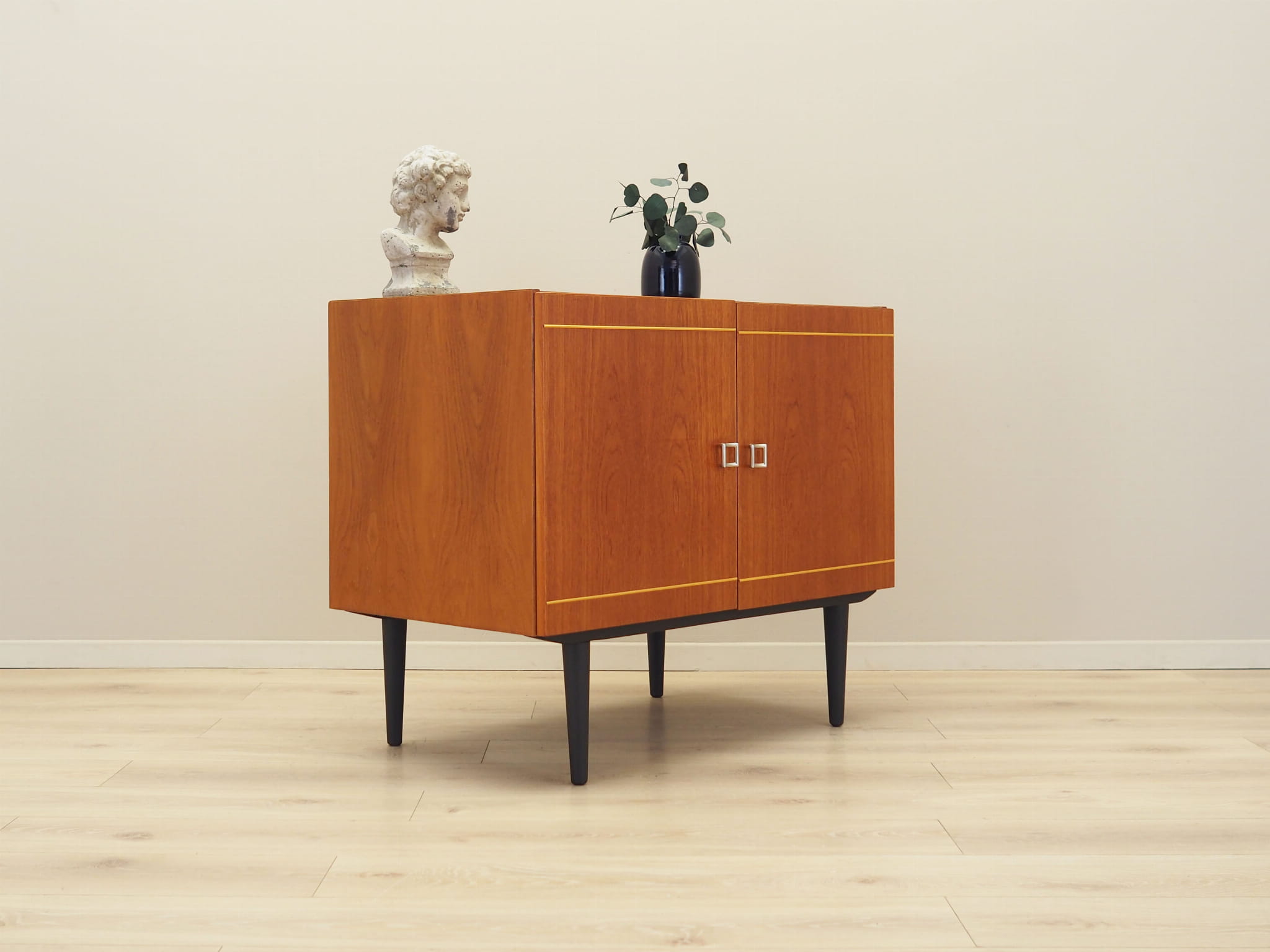 Schrank Teakholz 1970er Jahre