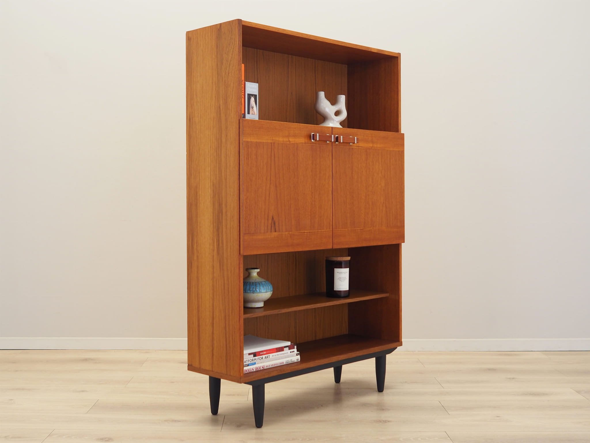 Regal Teakholz 1970er Jahre
