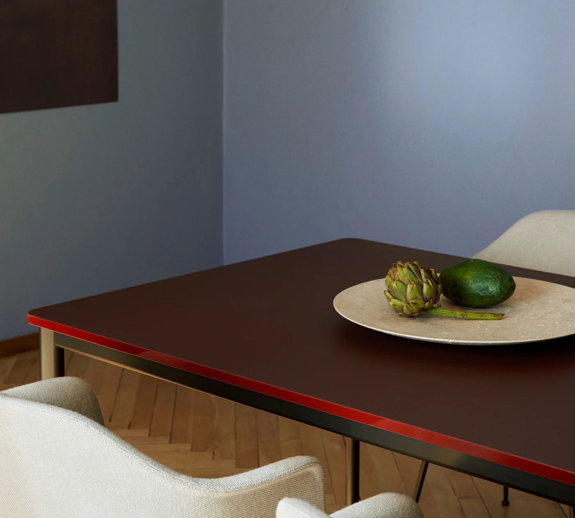 Drip HW59 Table Laminate Aluminum White