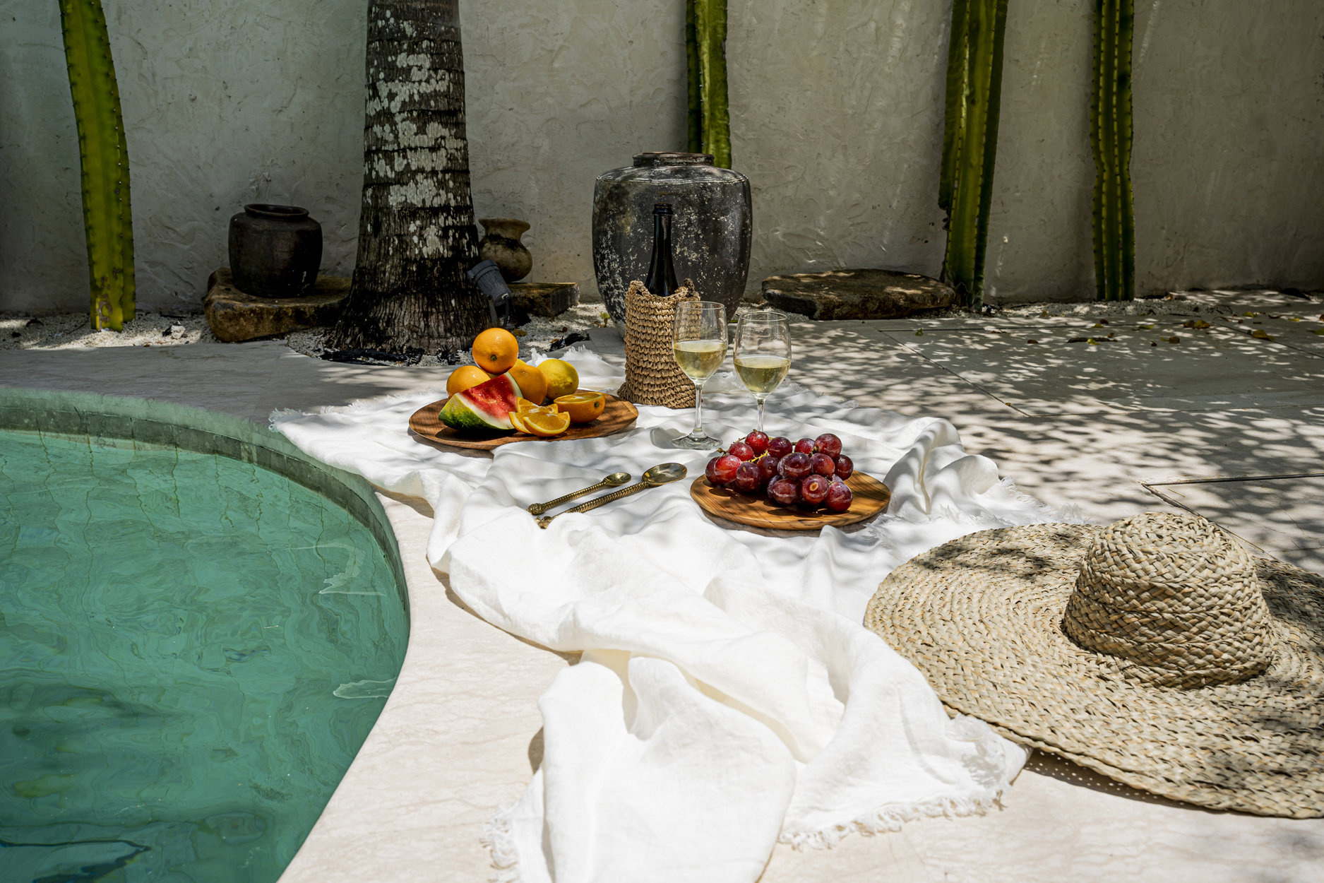 Tablecloth Linen White 150x150cm