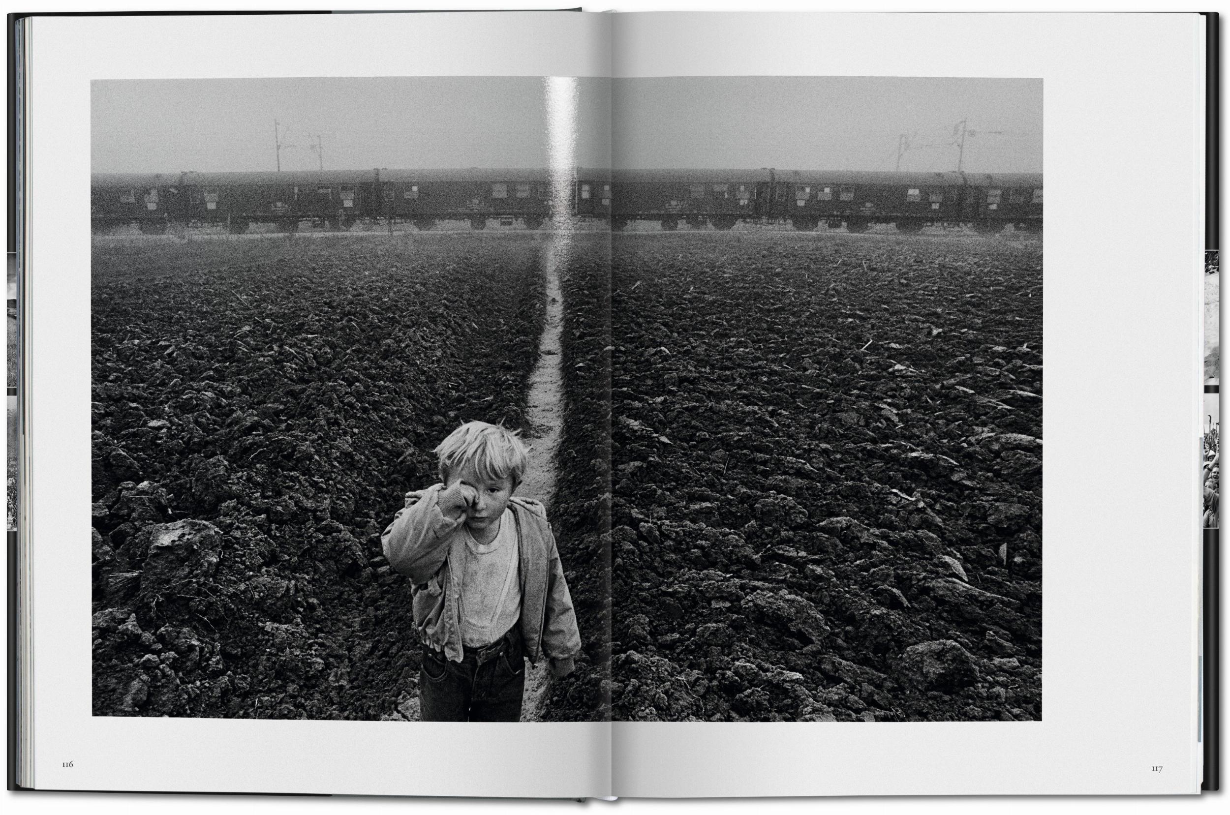 Sebastião Salgado. Exodus