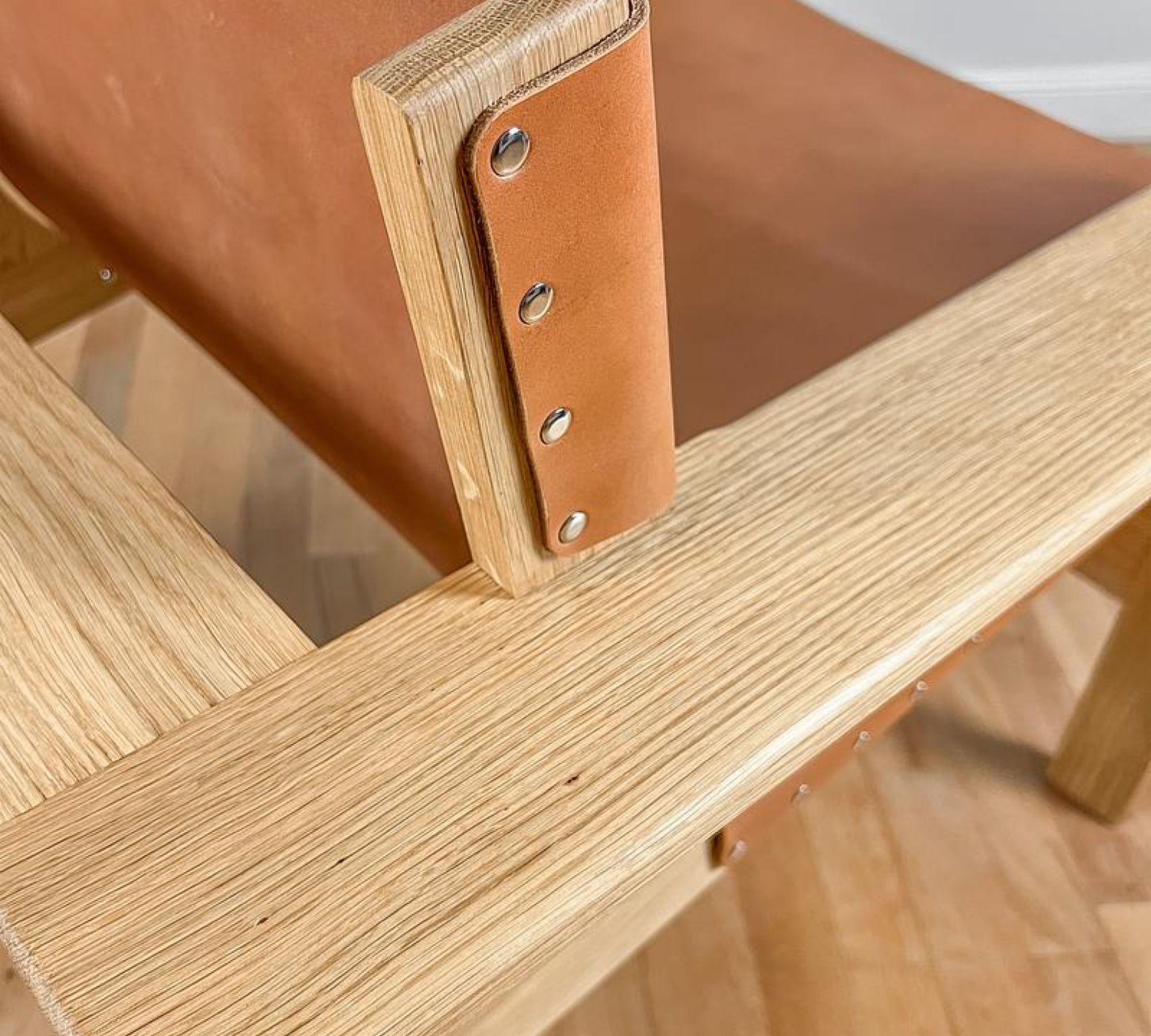 B_002 Lounge Sessel Holz Leder Braun