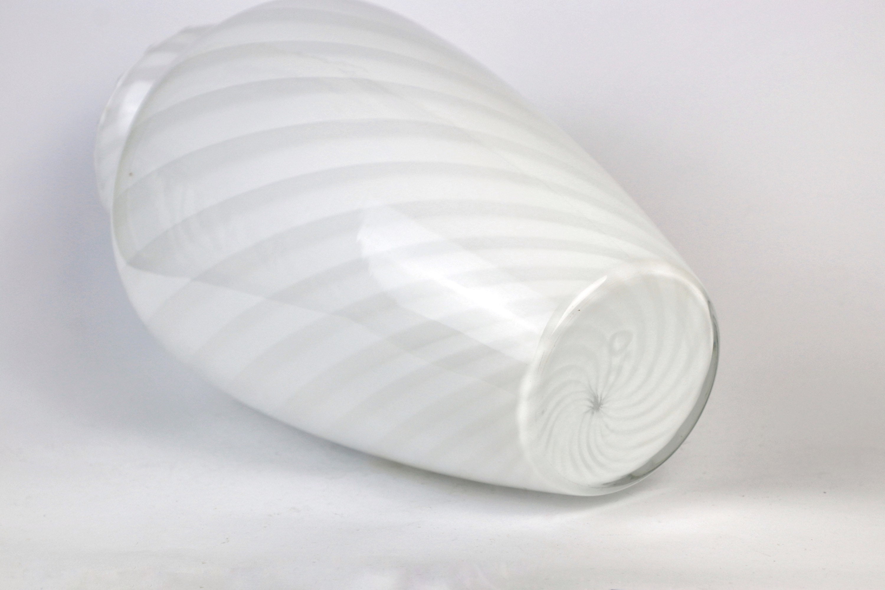 Vaso Vintage Swirl Vetro di Murano Bianco Anni '50