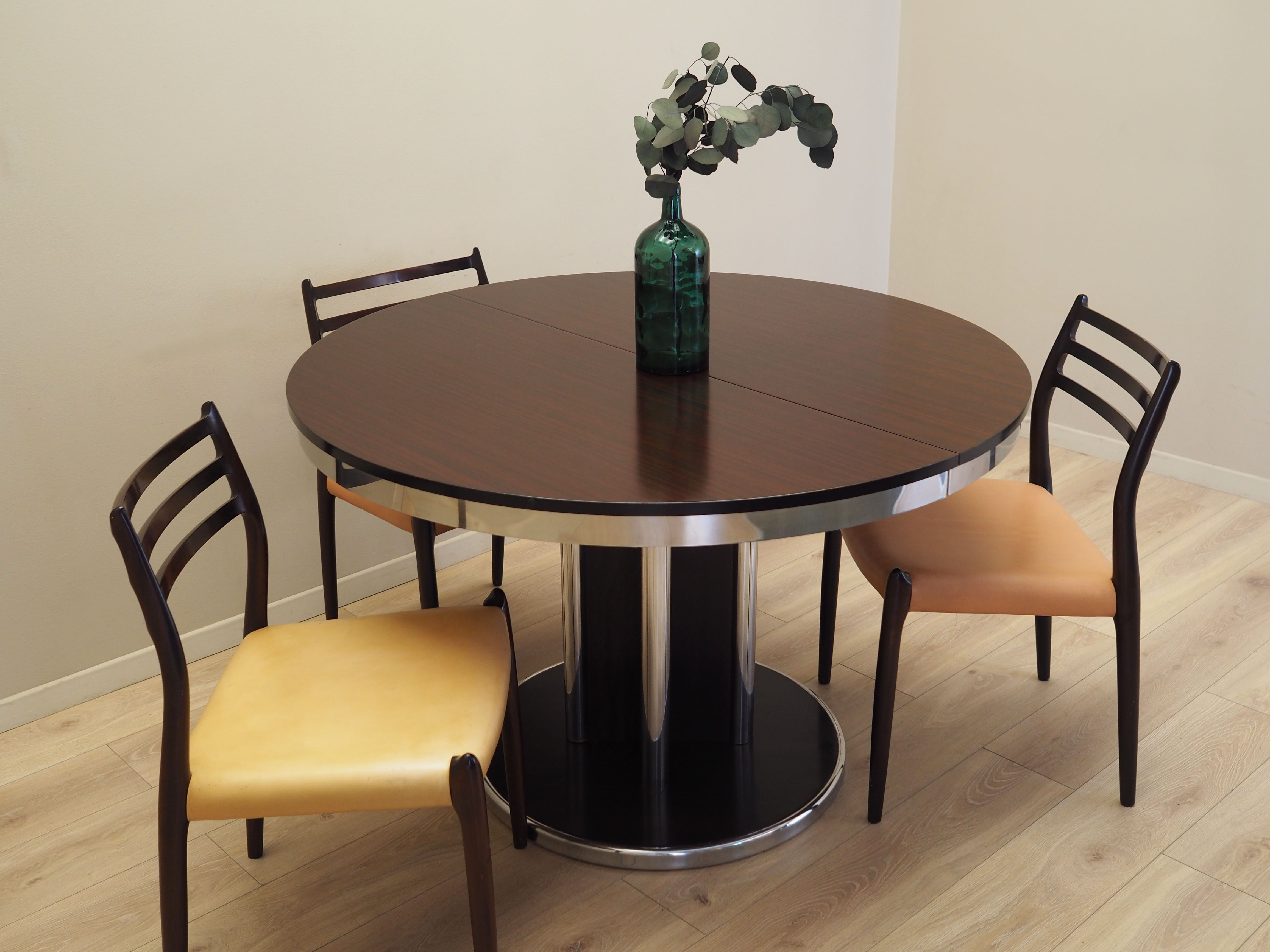 Runder Esstisch 1970er Jahre 121cm