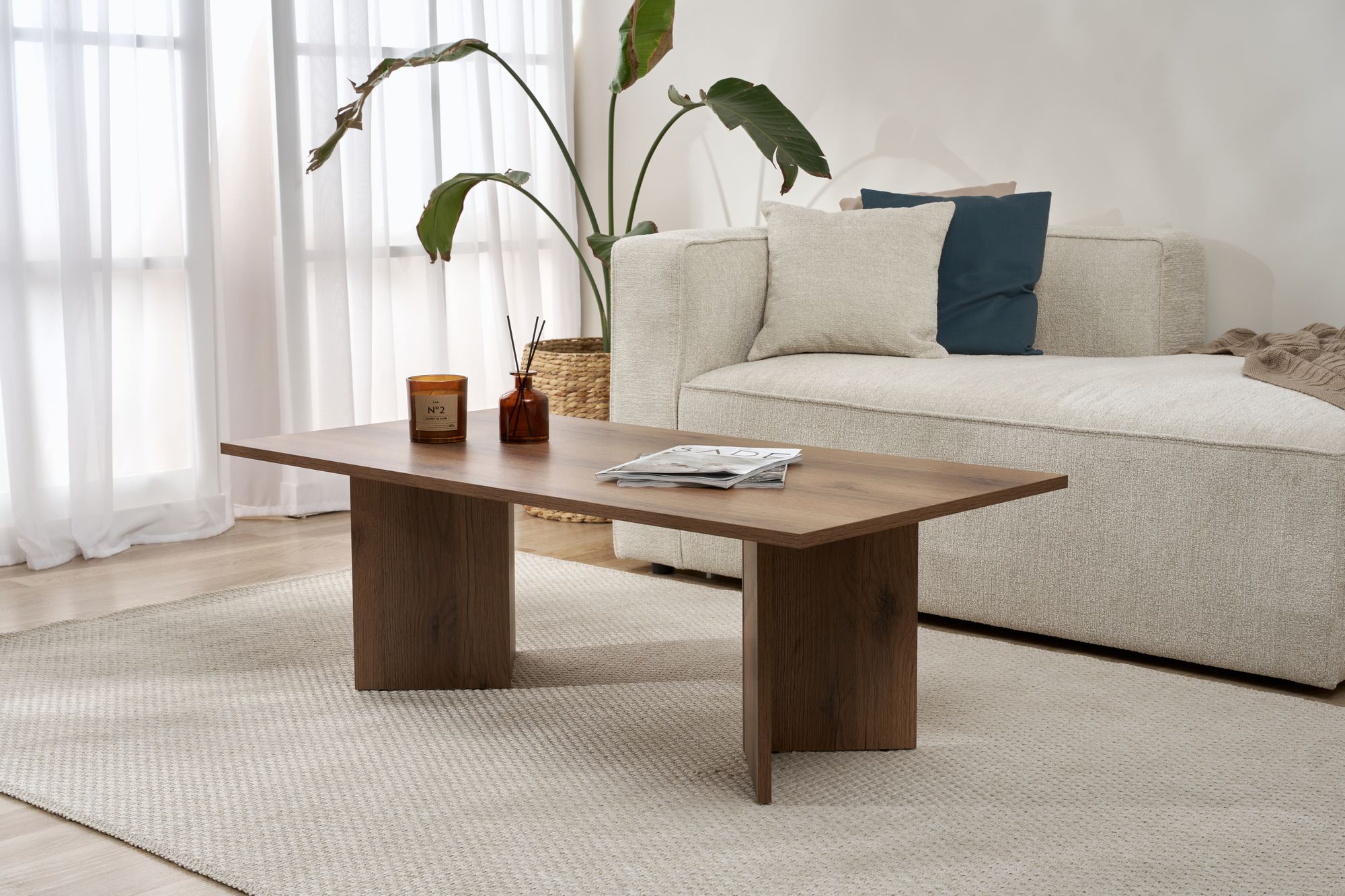 Sabin Coffee table VNT Walnut