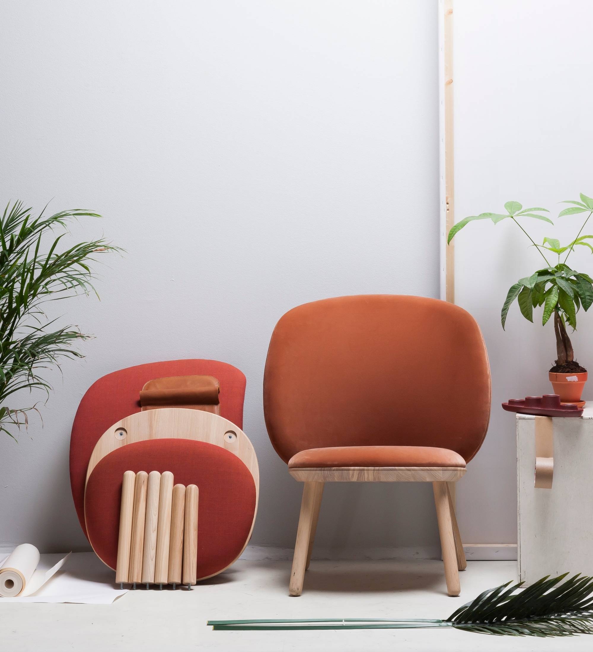Loungestuhl Eschenholz Velour Terracotta