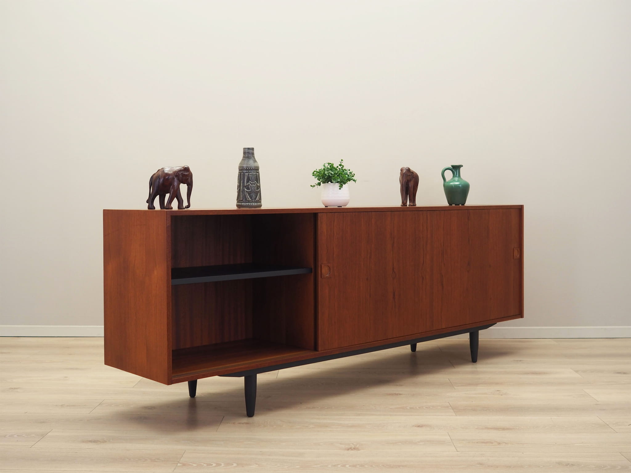 Vintage Sideboard Teakholz Braun 1970er Jahre