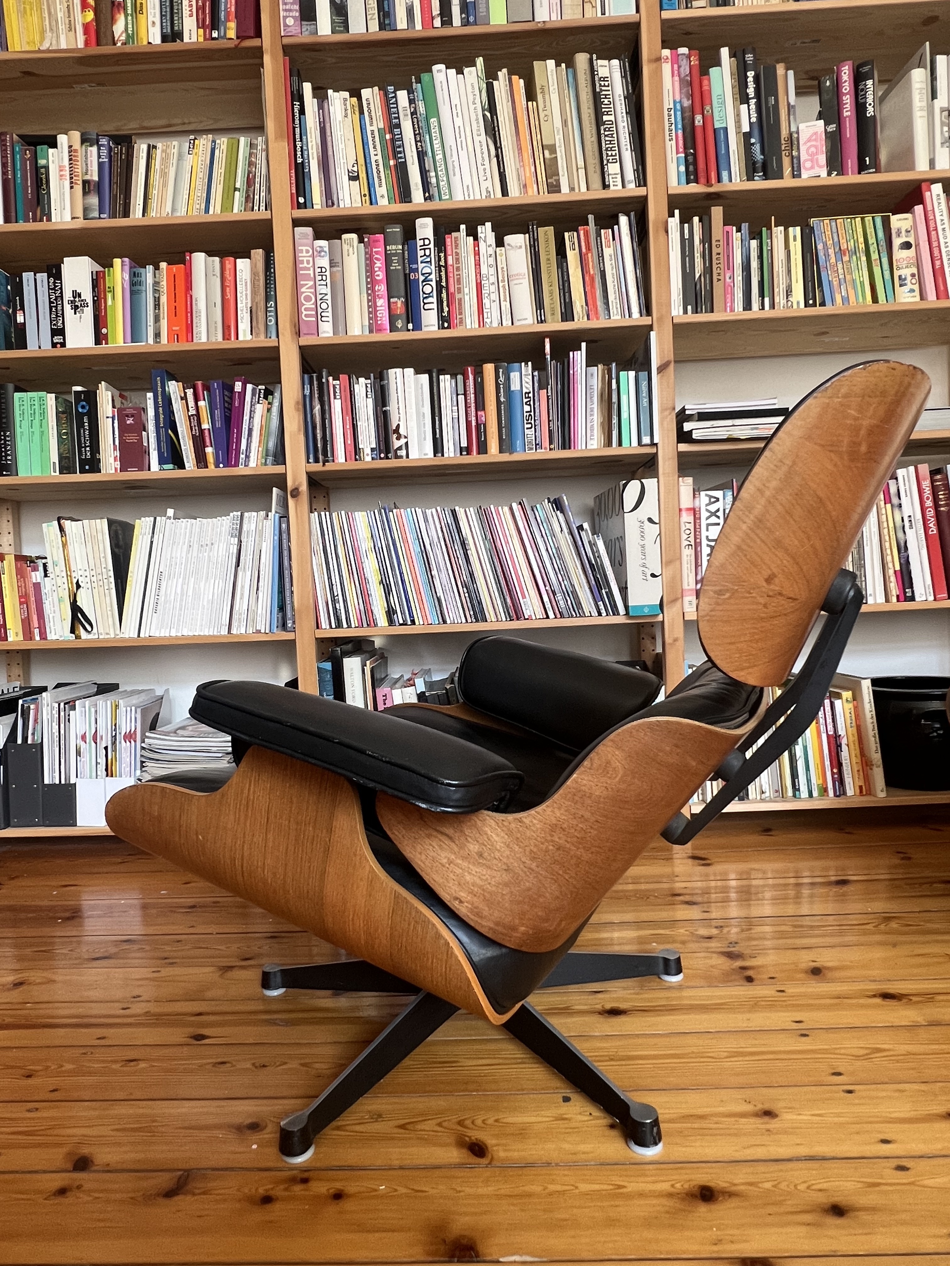 Vintage Eames Lounge Chair & Ottoman Leder Schwarz 1950er