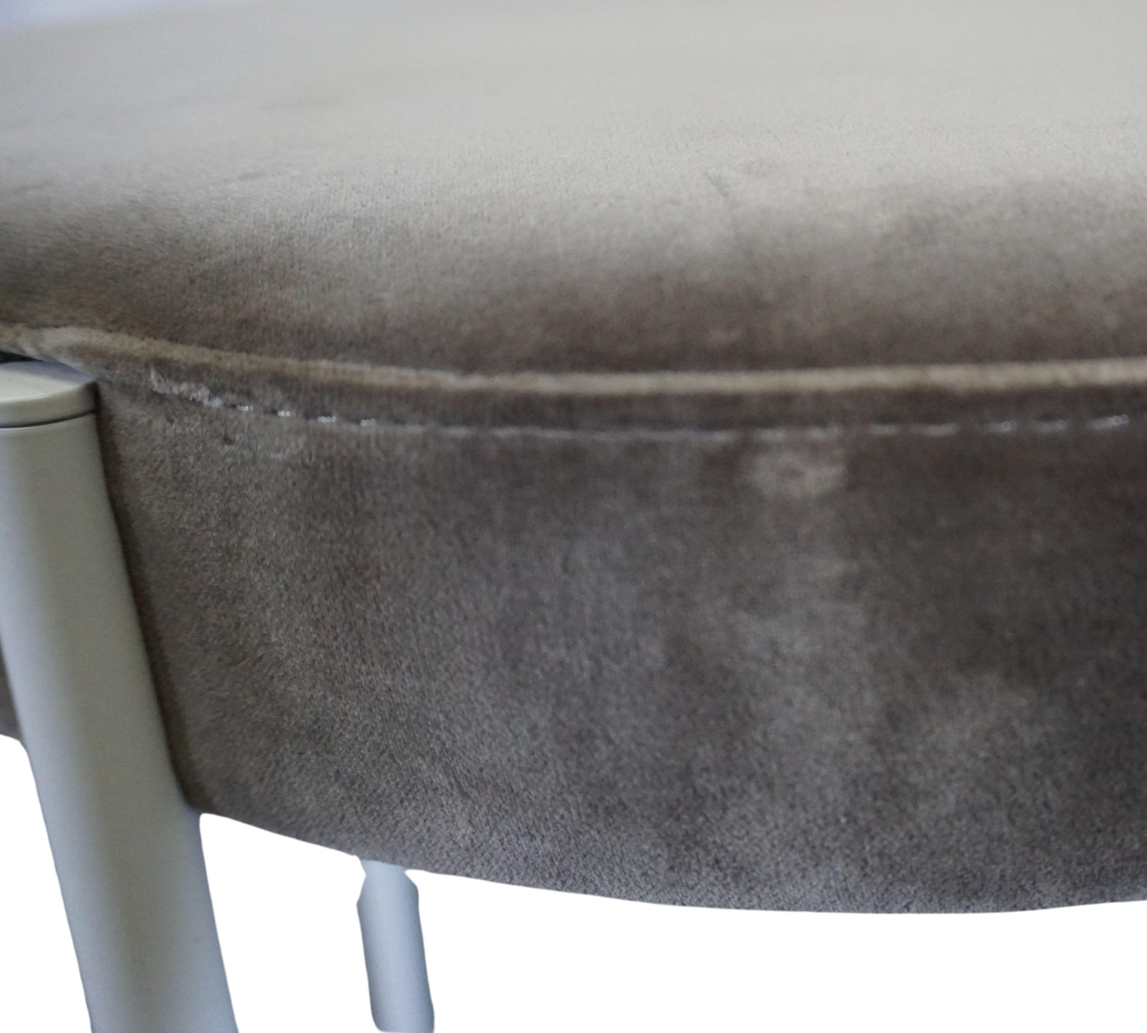 Series 430 Hocker Samt Taupe