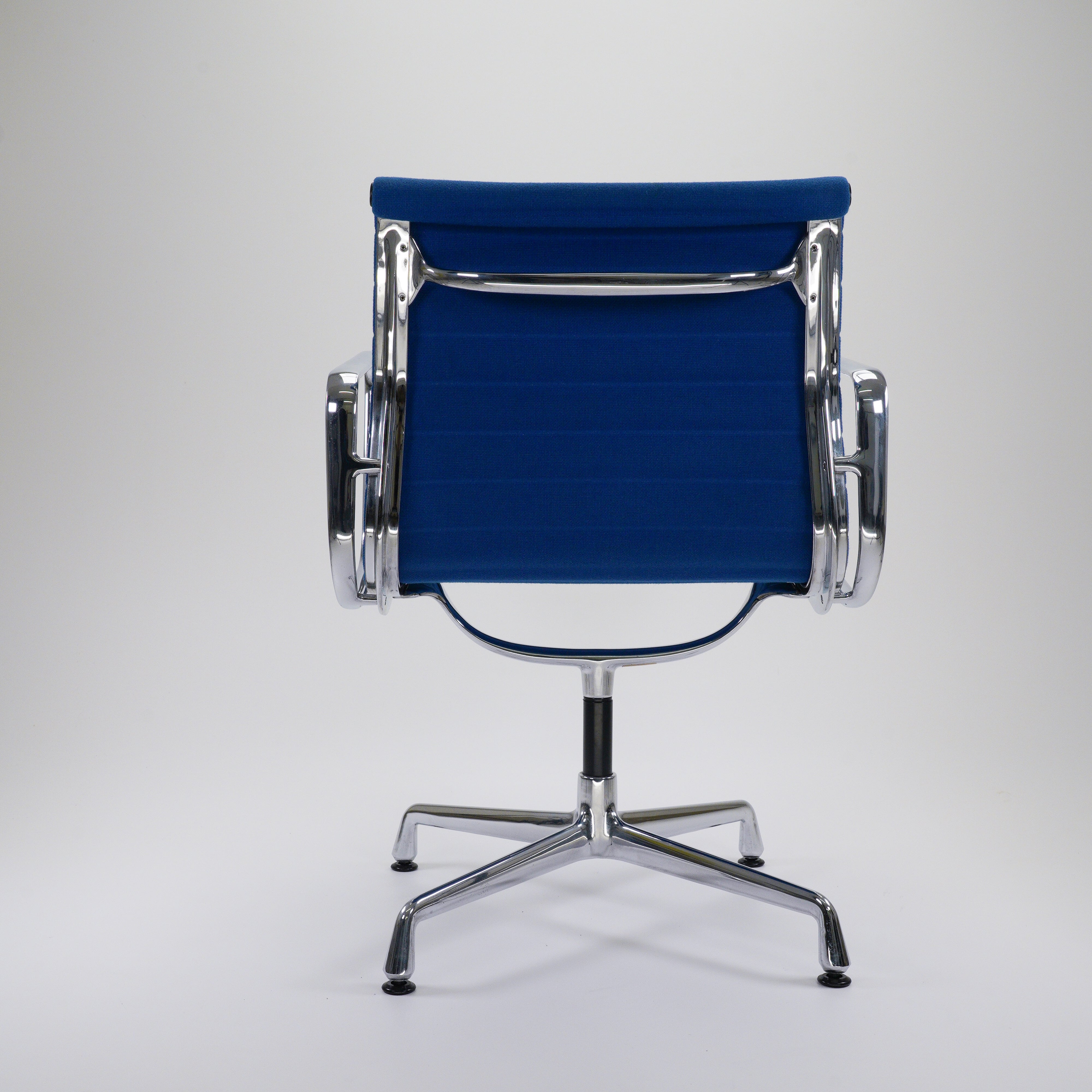 Vitra EA108 Chair Chrom Hopsack Blau