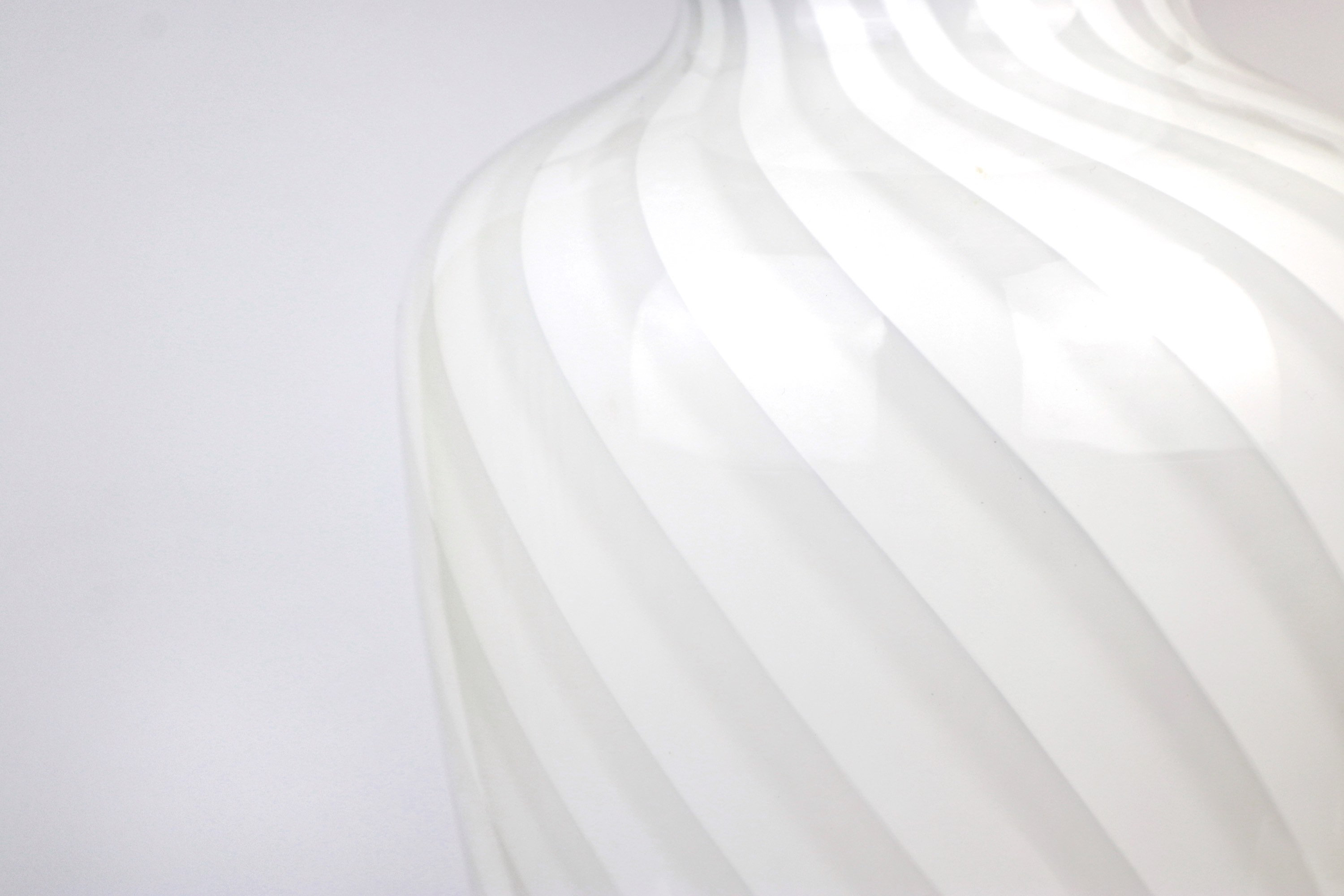 Vintage Swirl Vase Muranoglas Weiß 1950er Jahre