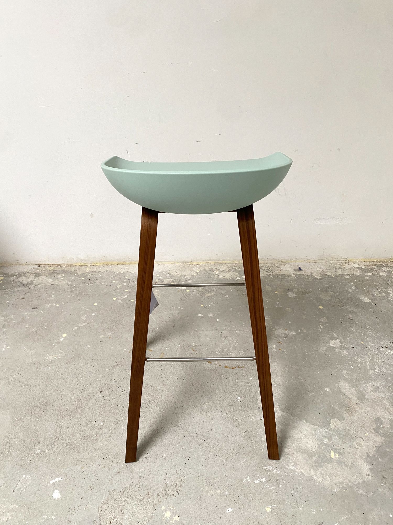 AAS32 Bar stool Walnut Pastel Green